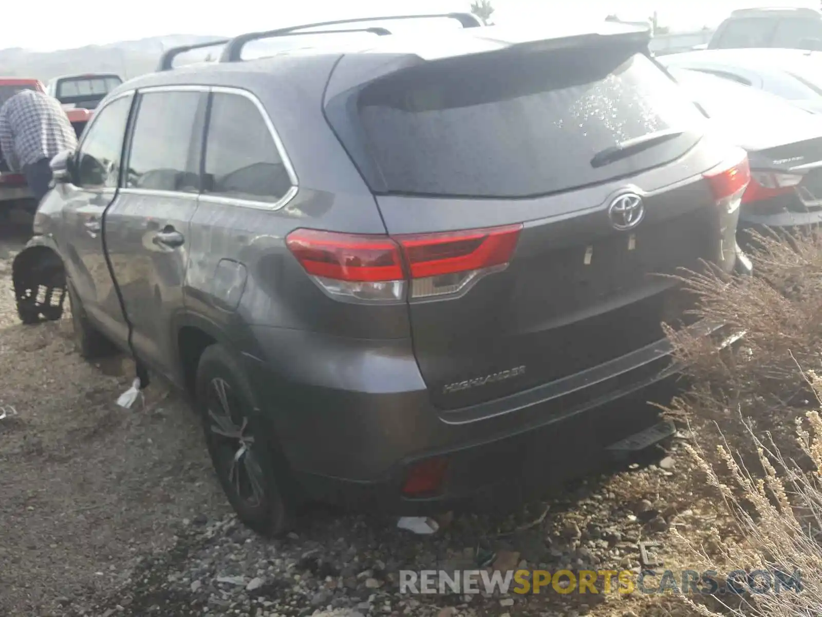 3 Photograph of a damaged car 5TDBZRFH4KS968246 TOYOTA HIGHLANDER 2019