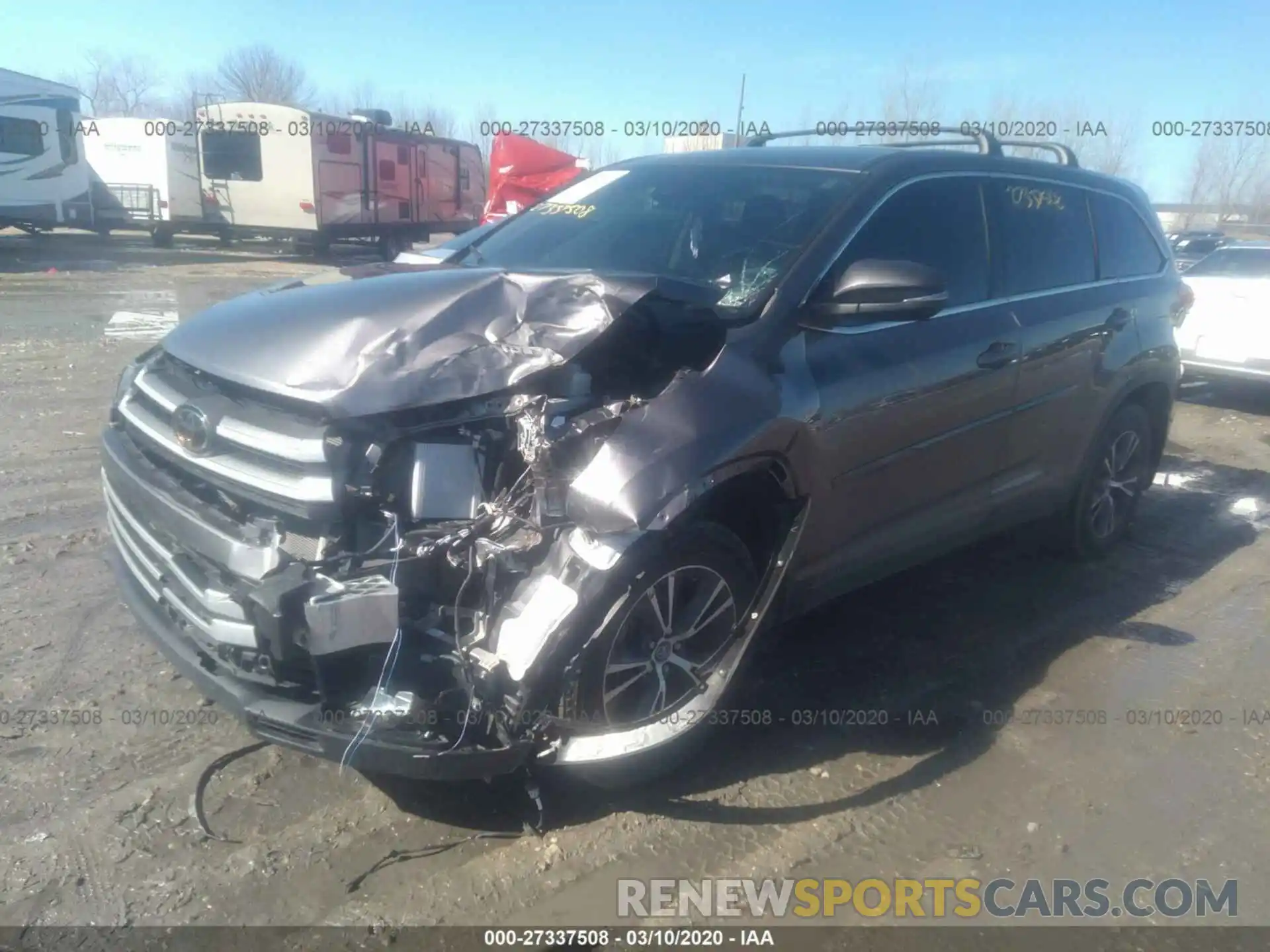 2 Photograph of a damaged car 5TDBZRFH4KS974371 TOYOTA HIGHLANDER 2019