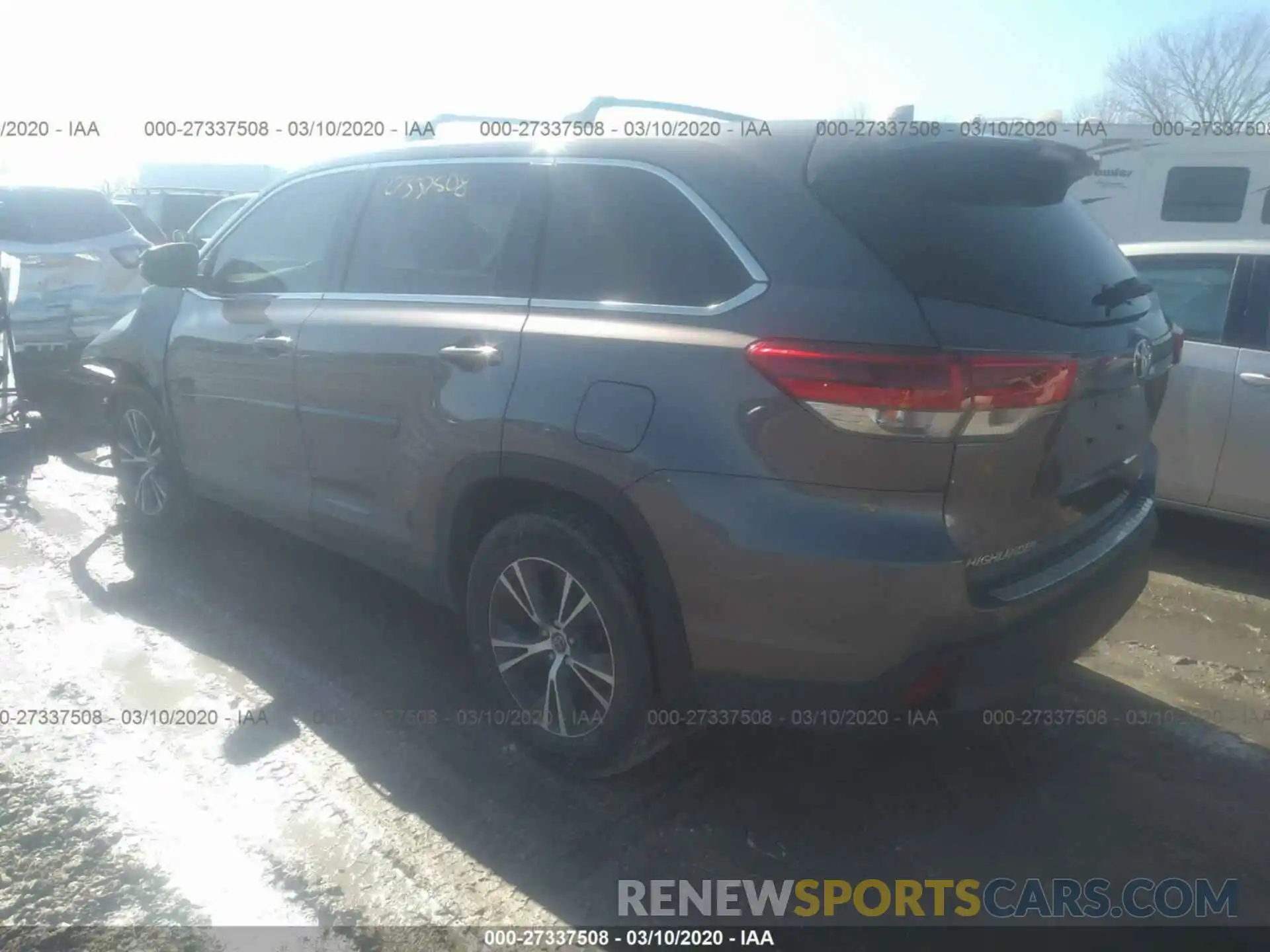 3 Photograph of a damaged car 5TDBZRFH4KS974371 TOYOTA HIGHLANDER 2019