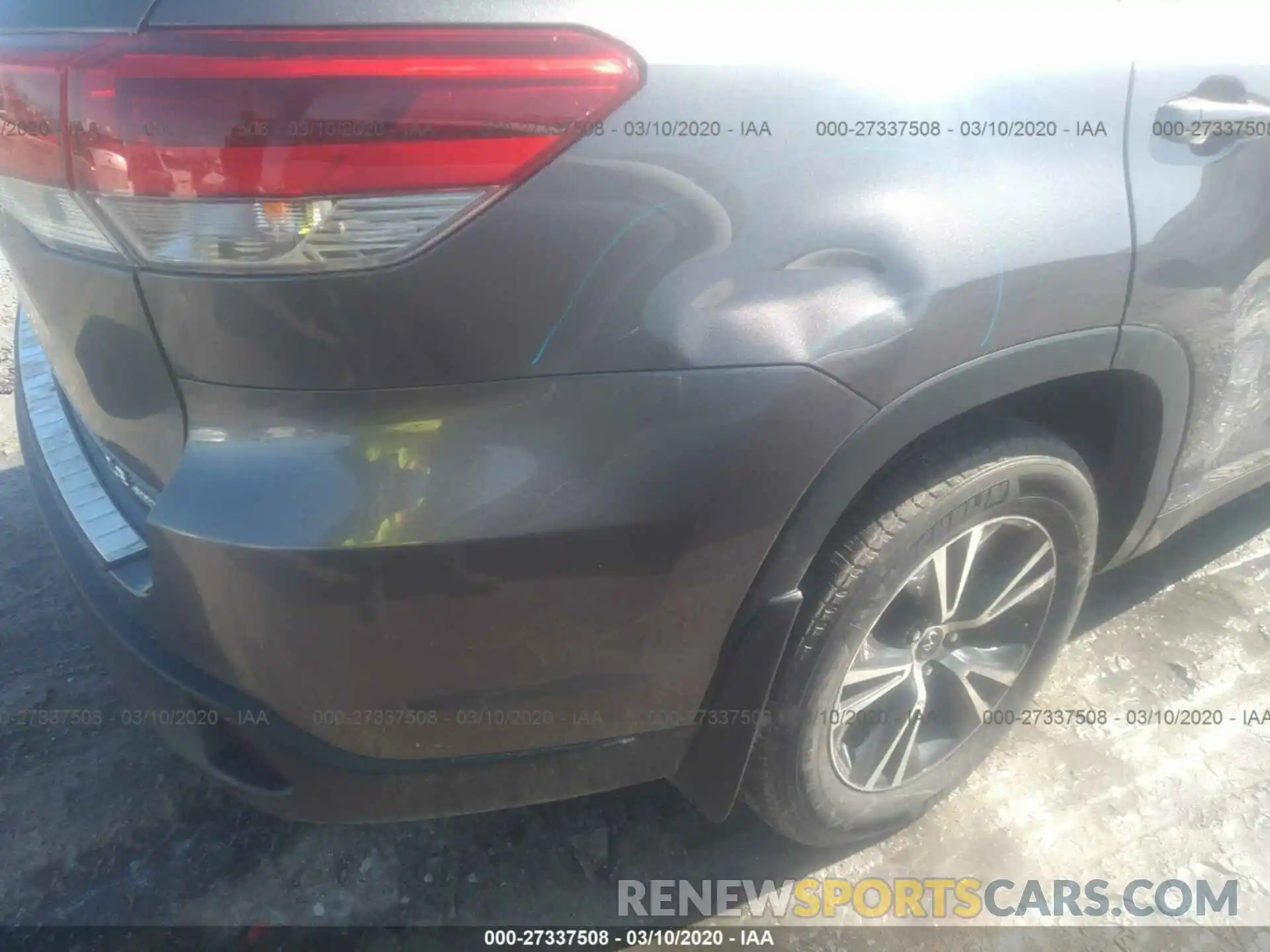 6 Photograph of a damaged car 5TDBZRFH4KS974371 TOYOTA HIGHLANDER 2019