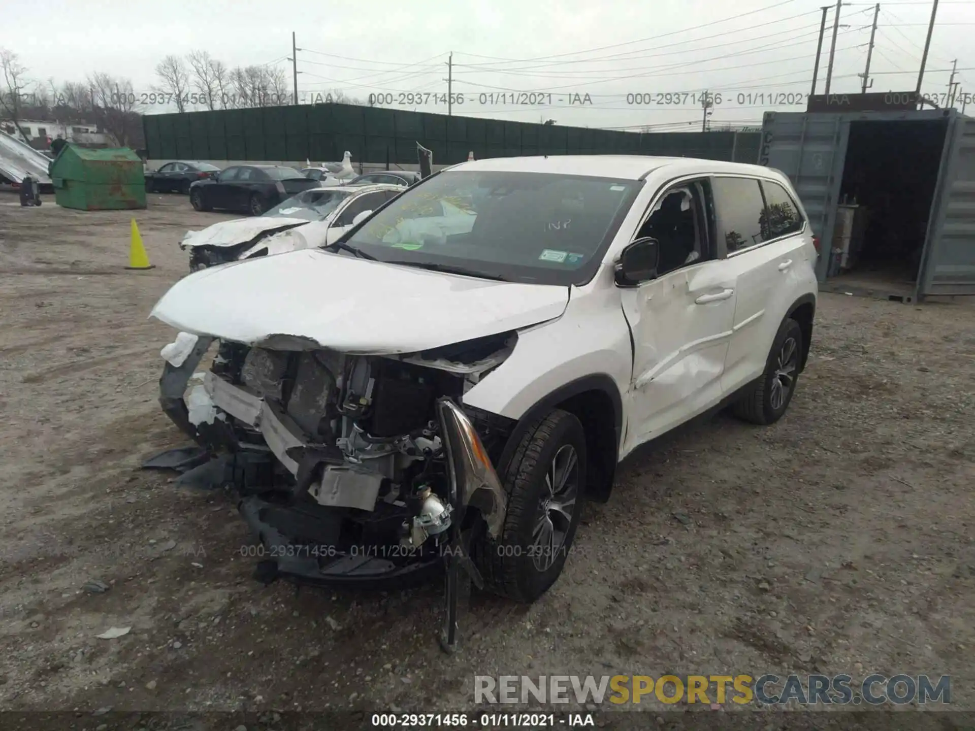 2 Photograph of a damaged car 5TDBZRFH4KS976413 TOYOTA HIGHLANDER 2019