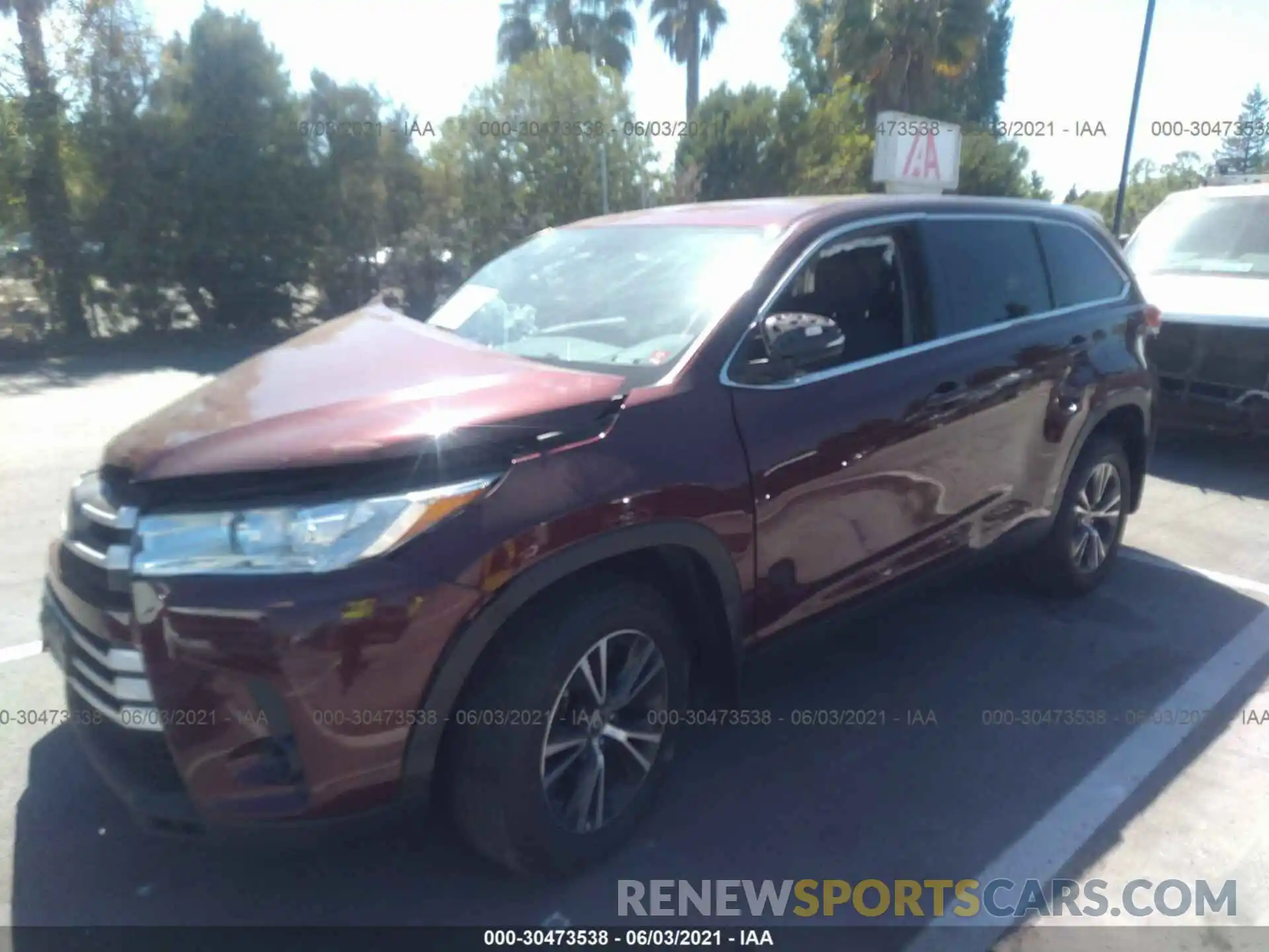 2 Photograph of a damaged car 5TDBZRFH4KS977125 TOYOTA HIGHLANDER 2019