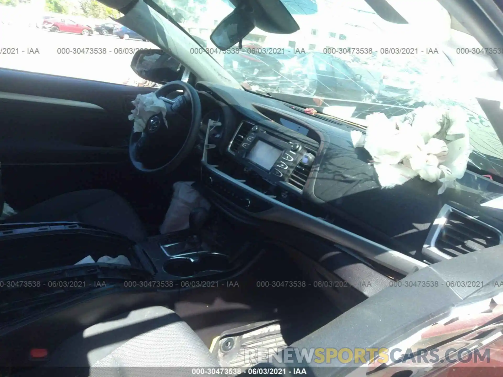 5 Photograph of a damaged car 5TDBZRFH4KS977125 TOYOTA HIGHLANDER 2019