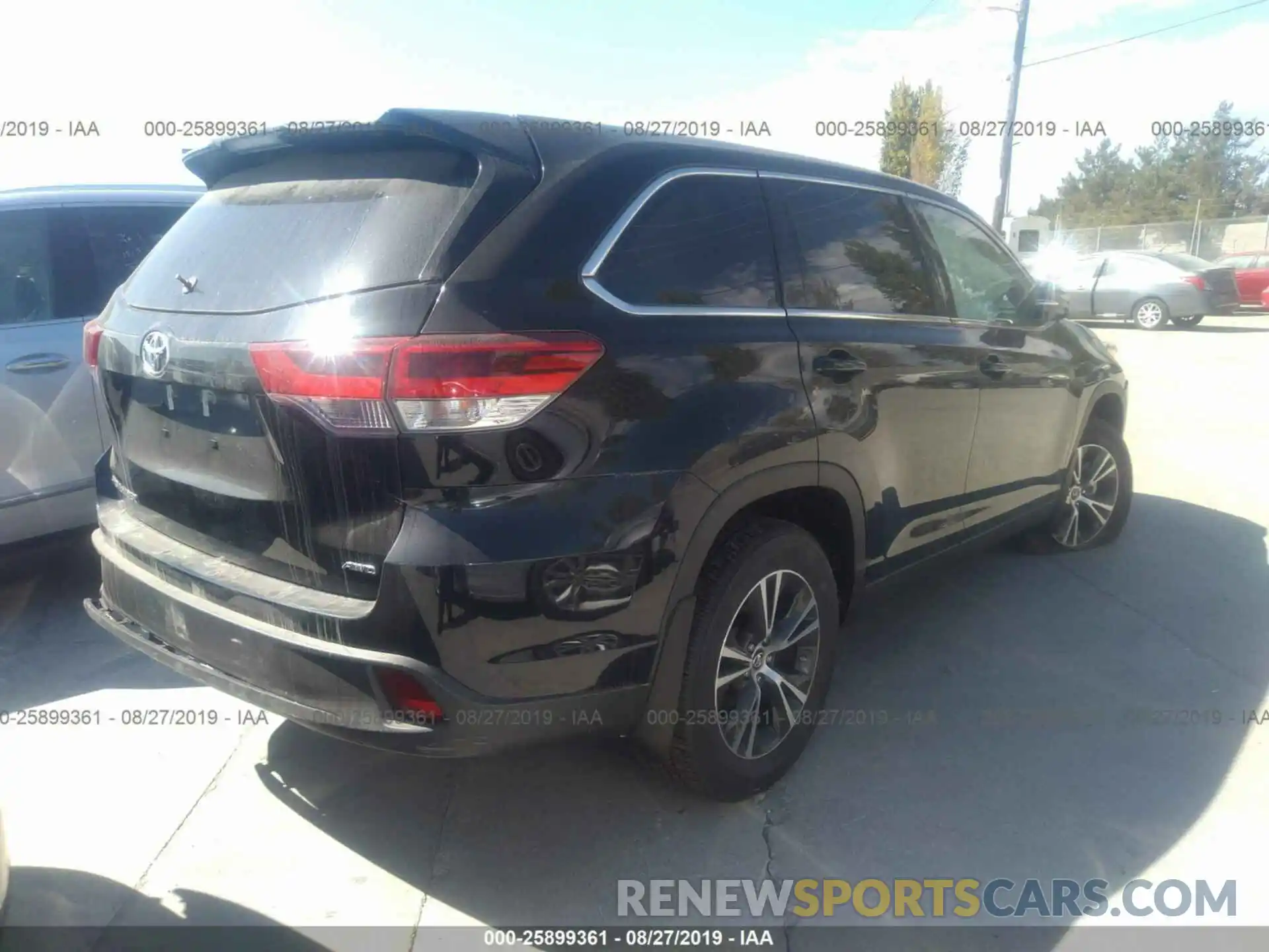 4 Photograph of a damaged car 5TDBZRFH4KS980543 TOYOTA HIGHLANDER 2019