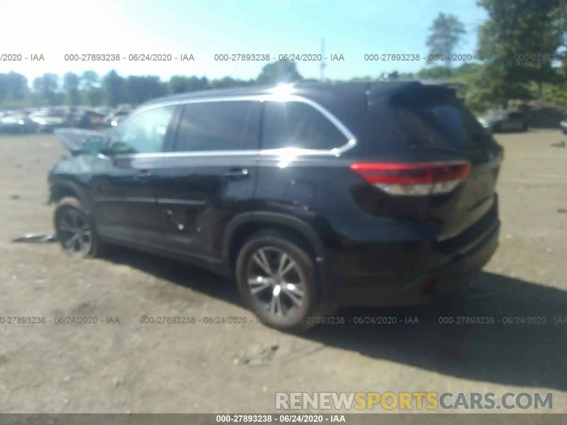 3 Photograph of a damaged car 5TDBZRFH4KS982356 TOYOTA HIGHLANDER 2019