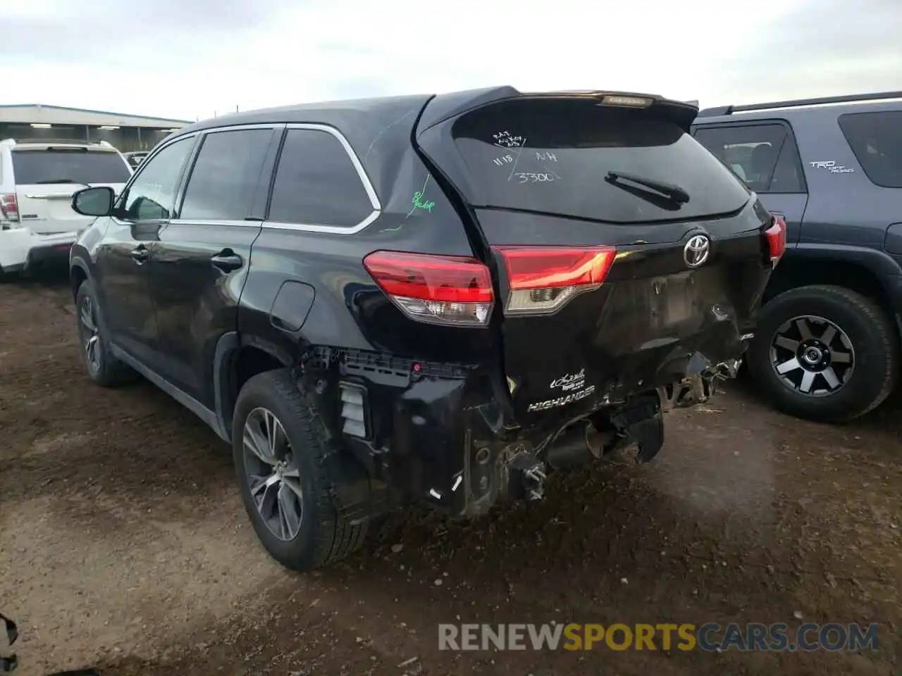 3 Photograph of a damaged car 5TDBZRFH4KS983300 TOYOTA HIGHLANDER 2019