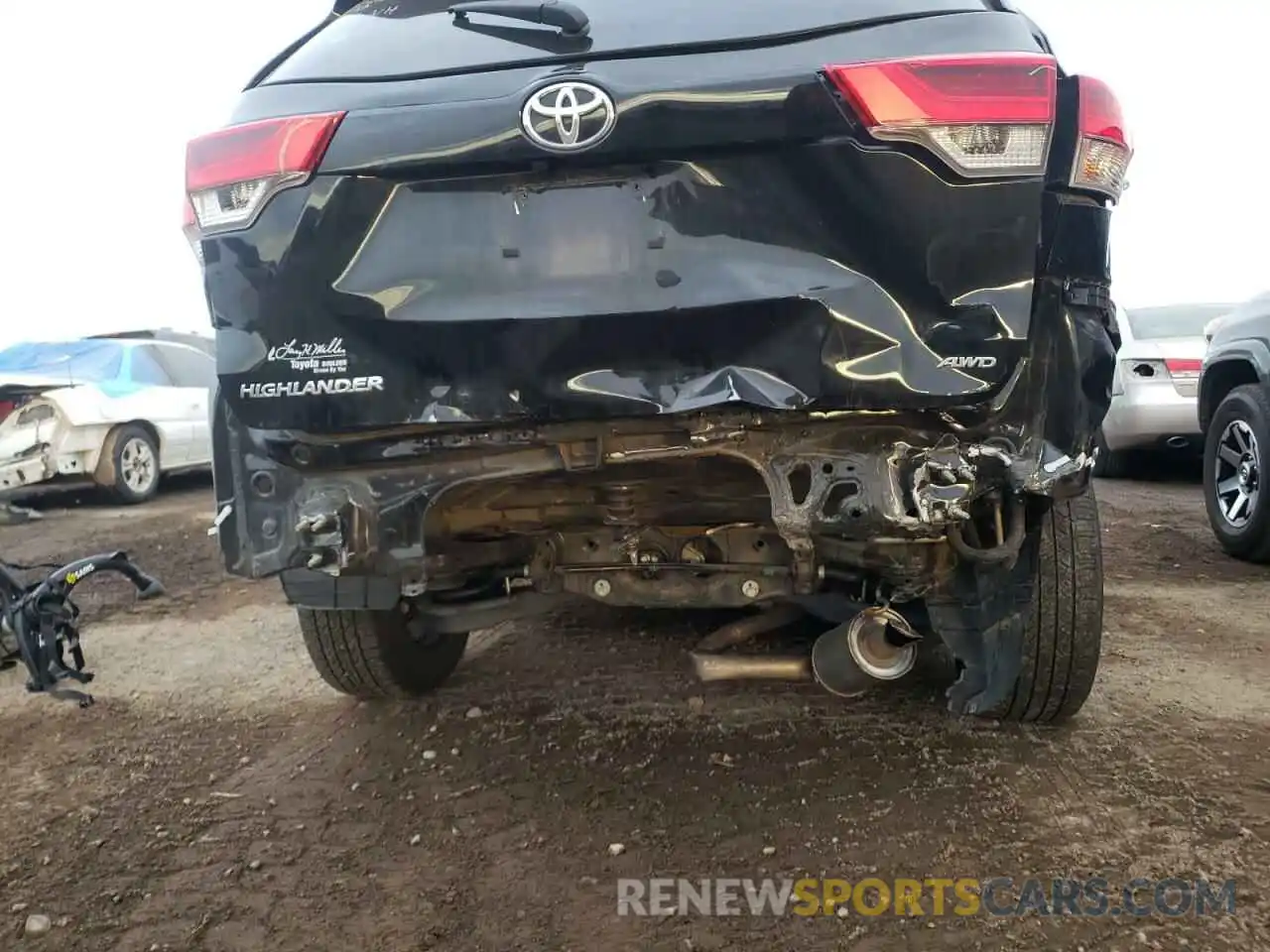 9 Photograph of a damaged car 5TDBZRFH4KS983300 TOYOTA HIGHLANDER 2019