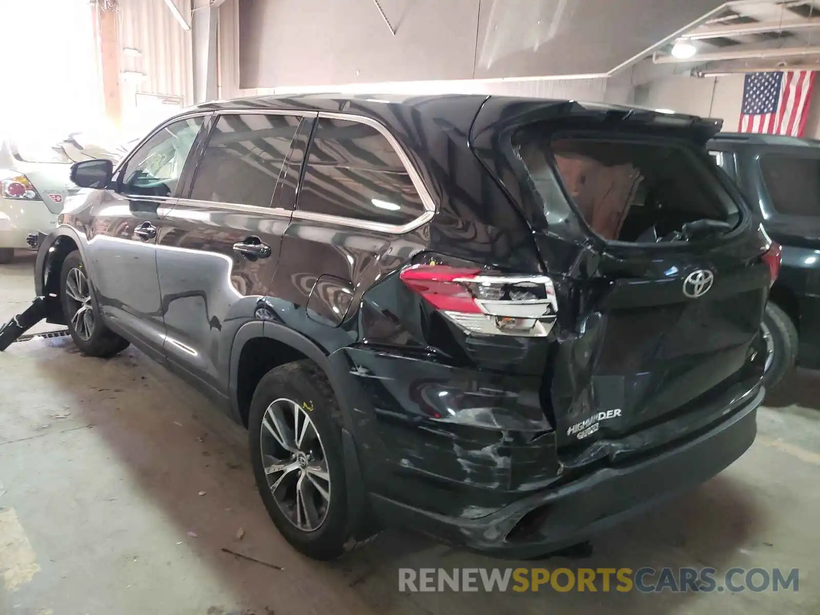 3 Photograph of a damaged car 5TDBZRFH4KS989078 TOYOTA HIGHLANDER 2019