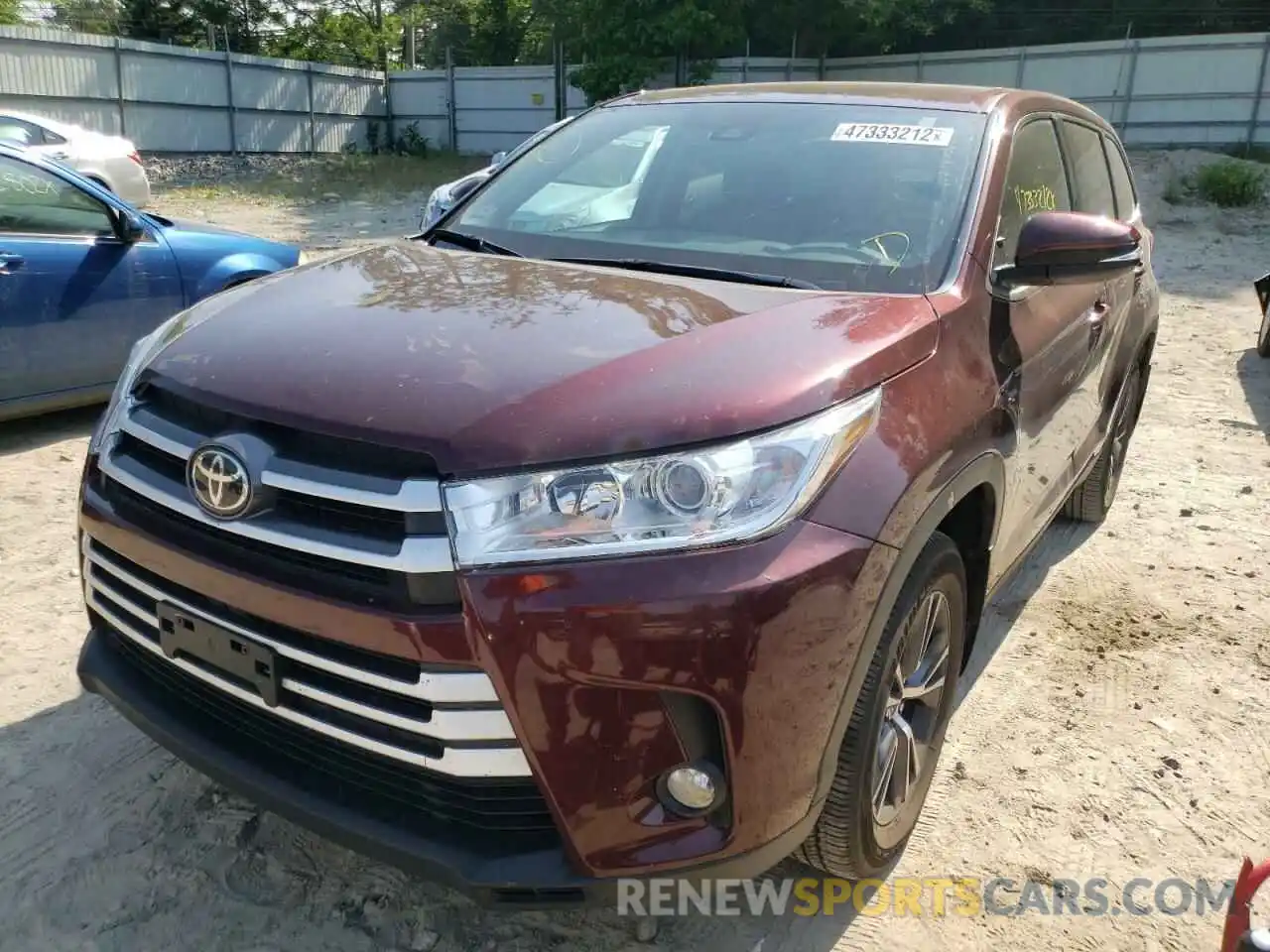 2 Photograph of a damaged car 5TDBZRFH4KS990201 TOYOTA HIGHLANDER 2019