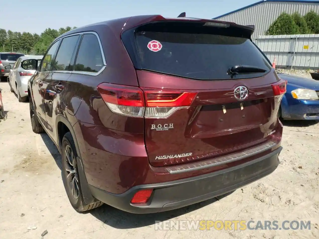 3 Photograph of a damaged car 5TDBZRFH4KS990201 TOYOTA HIGHLANDER 2019