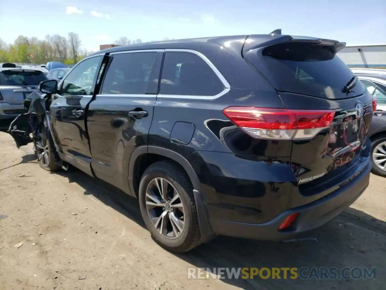 3 Photograph of a damaged car 5TDBZRFH4KS992739 TOYOTA HIGHLANDER 2019