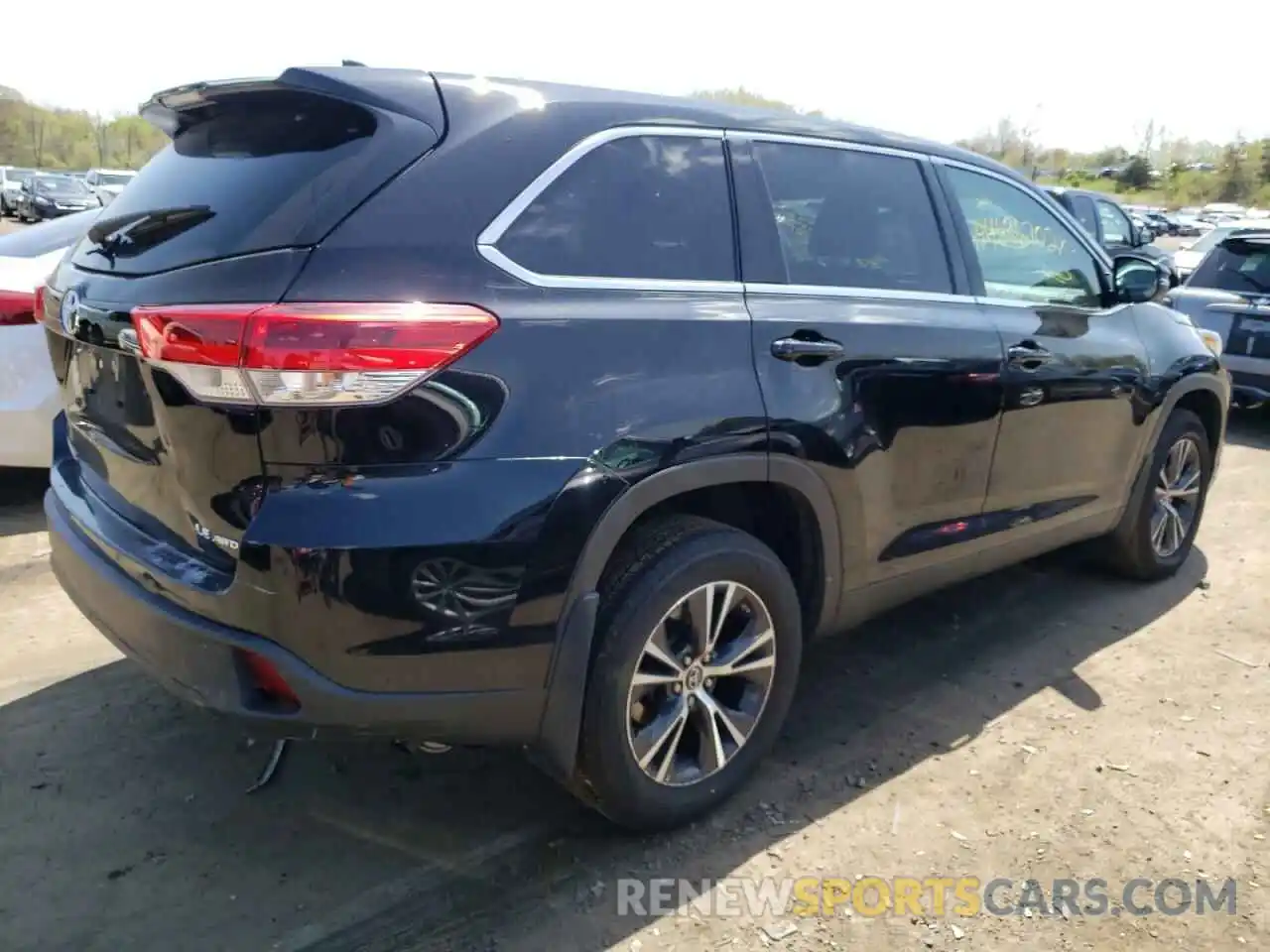 4 Фотография поврежденного автомобиля 5TDBZRFH4KS992739 TOYOTA HIGHLANDER 2019