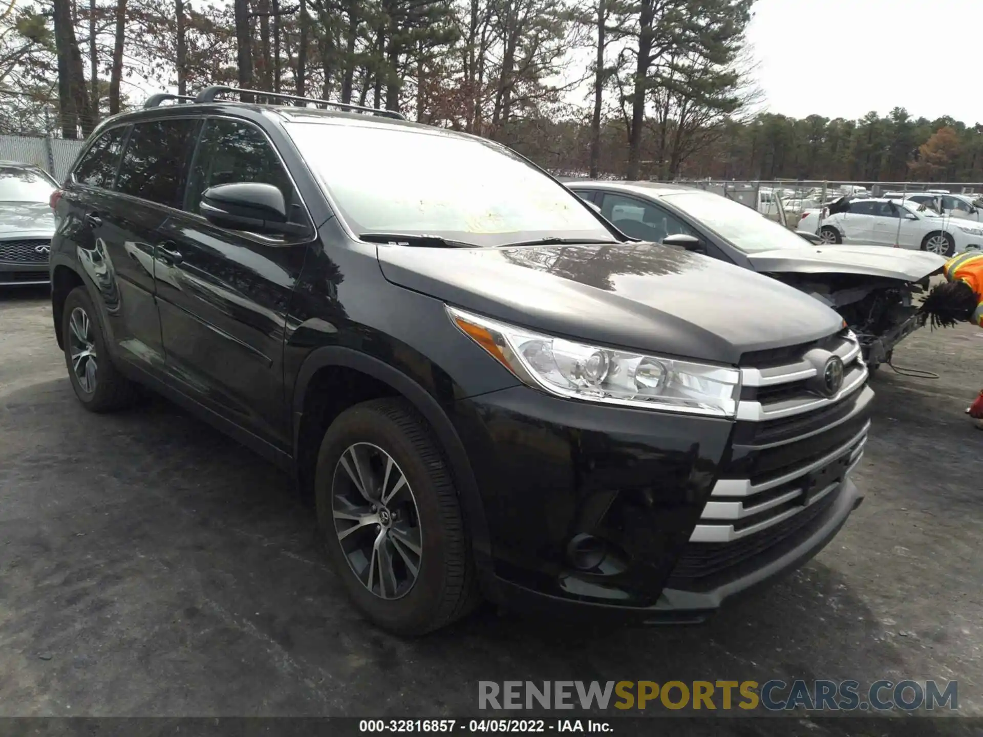 6 Photograph of a damaged car 5TDBZRFH4KS996578 TOYOTA HIGHLANDER 2019