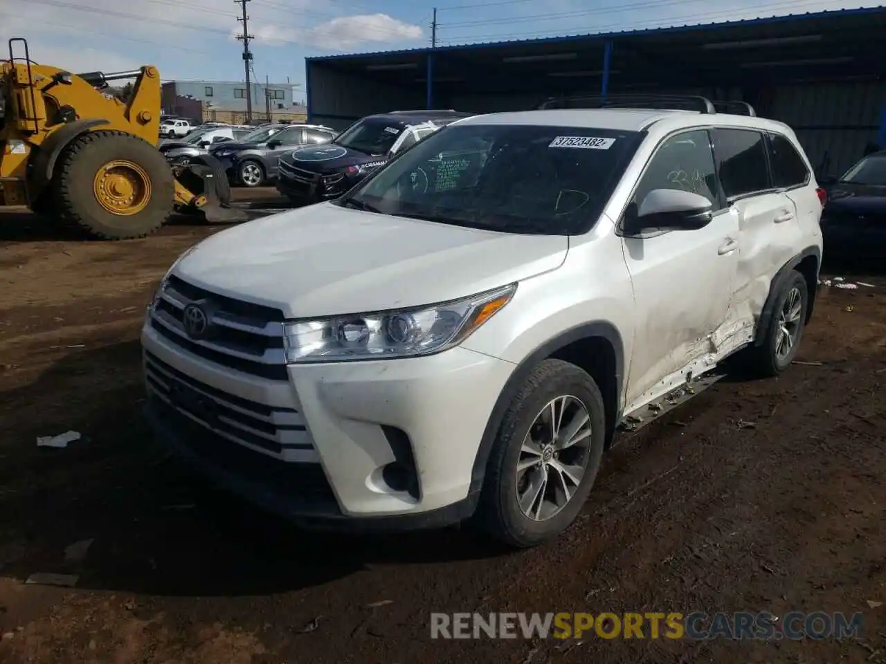 2 Photograph of a damaged car 5TDBZRFH5KS702430 TOYOTA HIGHLANDER 2019