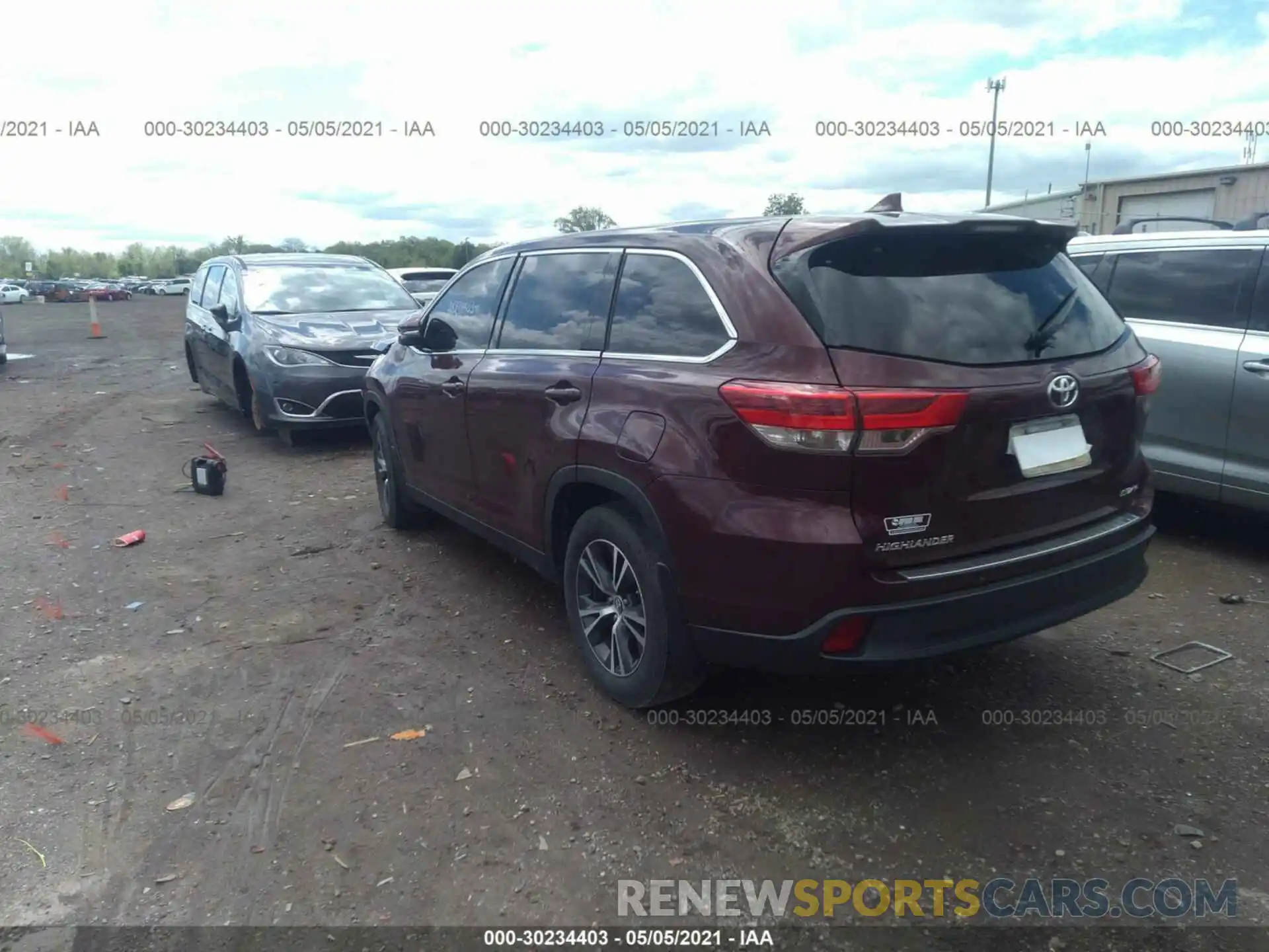 3 Photograph of a damaged car 5TDBZRFH5KS708423 TOYOTA HIGHLANDER 2019