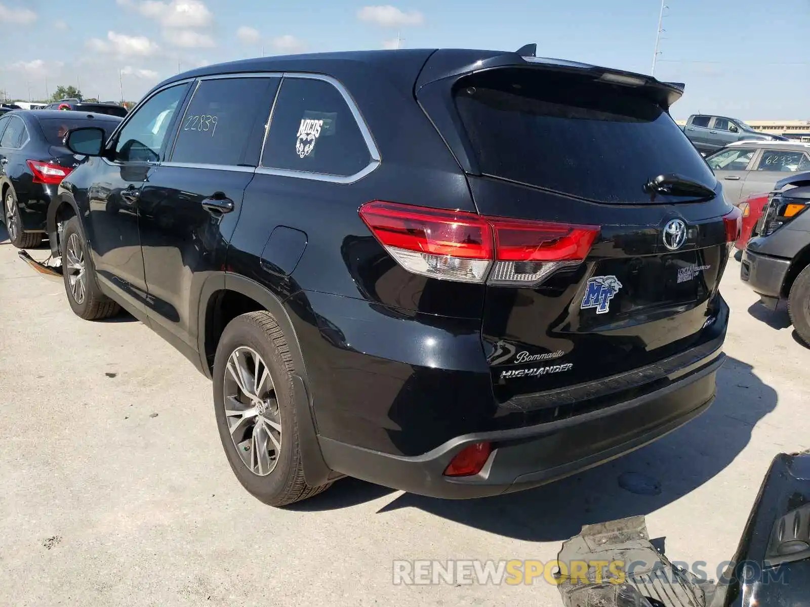 3 Фотография поврежденного автомобиля 5TDBZRFH5KS727571 TOYOTA HIGHLANDER 2019