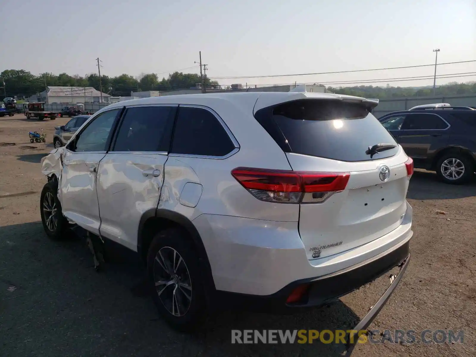 3 Фотография поврежденного автомобиля 5TDBZRFH5KS737100 TOYOTA HIGHLANDER 2019