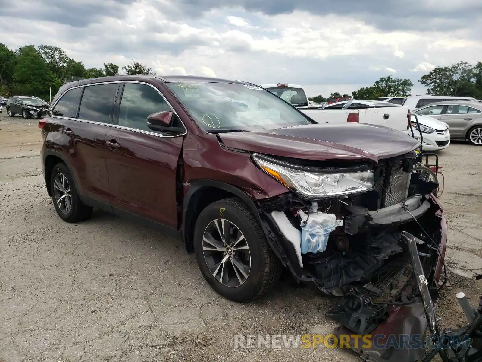 1 Photograph of a damaged car 5TDBZRFH5KS739025 TOYOTA HIGHLANDER 2019