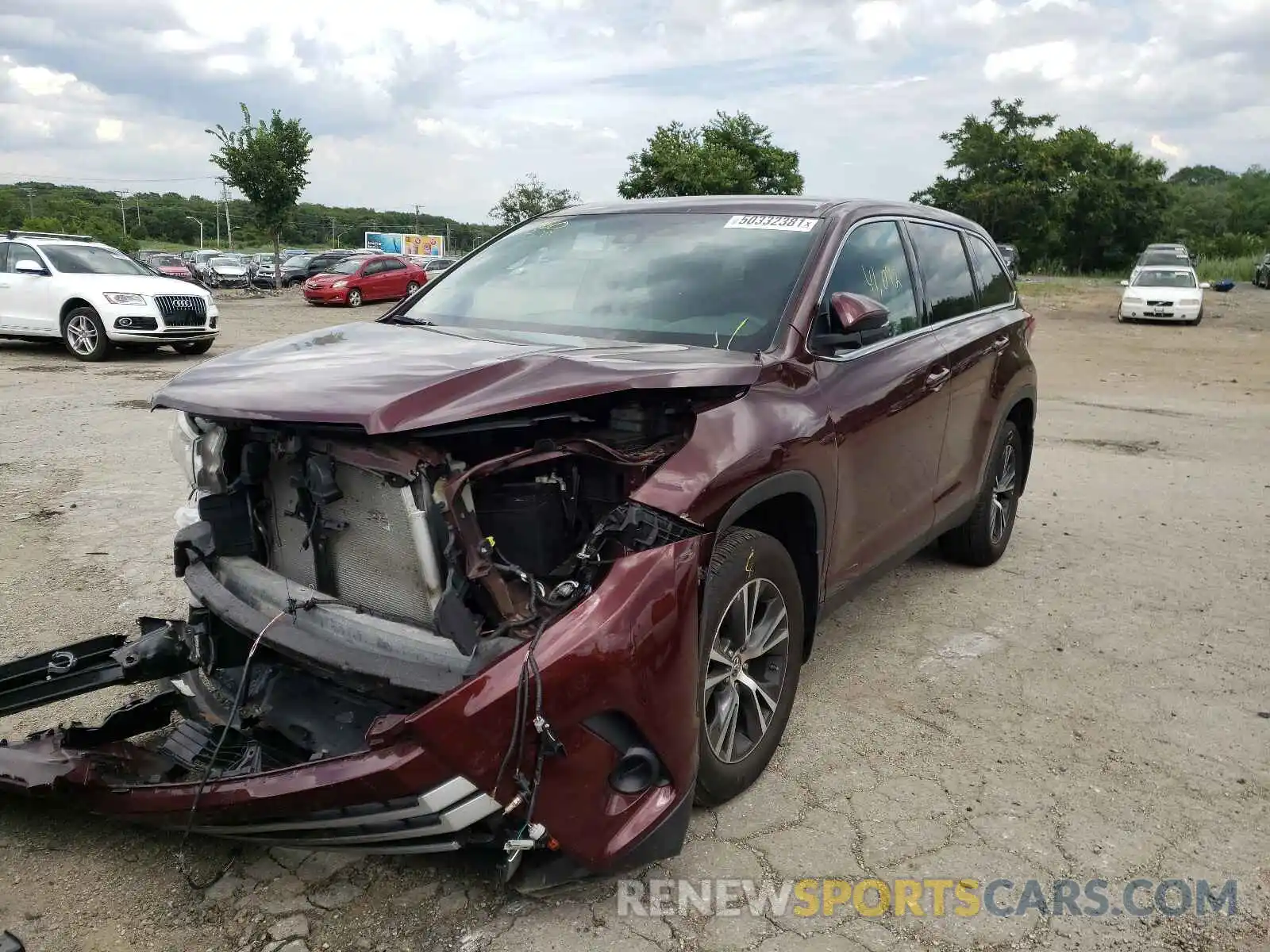 2 Photograph of a damaged car 5TDBZRFH5KS739025 TOYOTA HIGHLANDER 2019