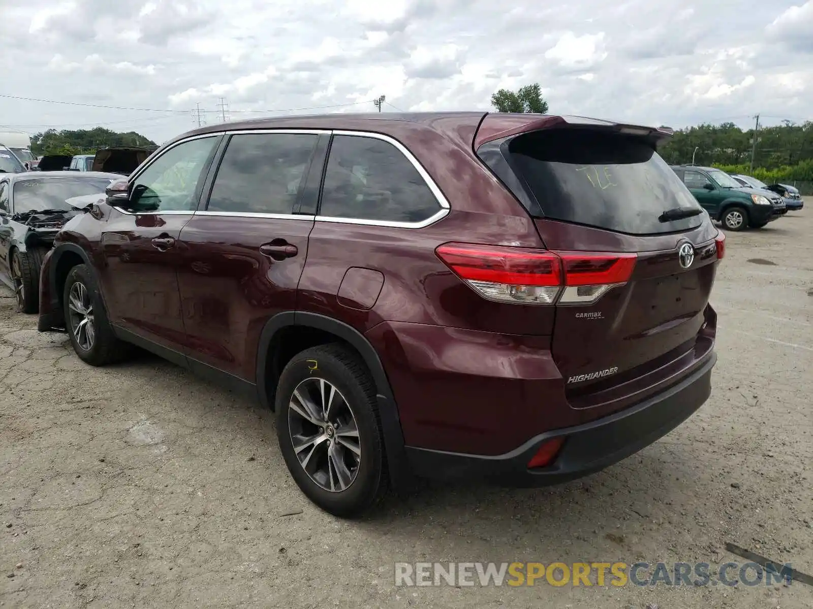 3 Photograph of a damaged car 5TDBZRFH5KS739025 TOYOTA HIGHLANDER 2019