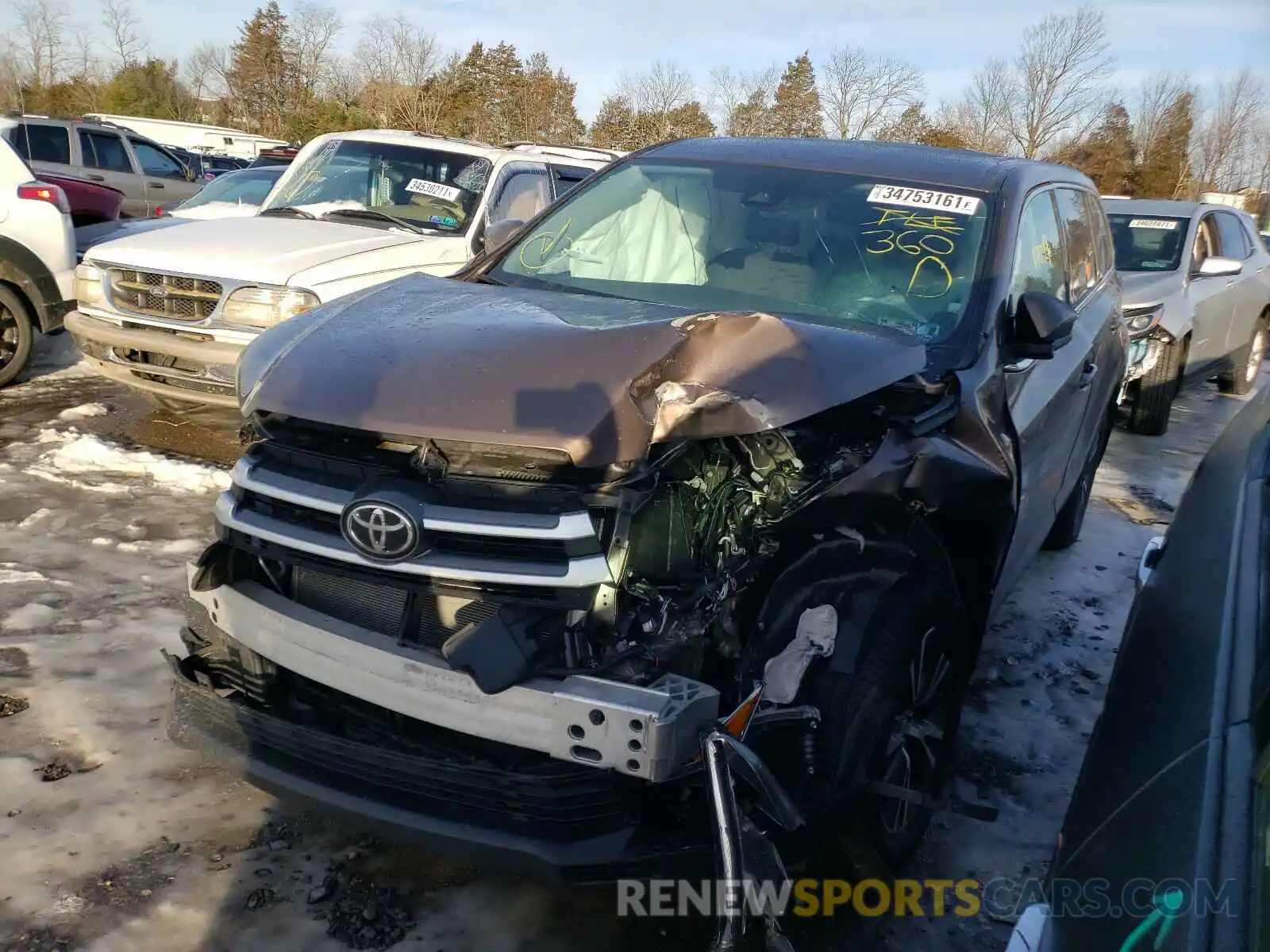 2 Photograph of a damaged car 5TDBZRFH5KS740577 TOYOTA HIGHLANDER 2019