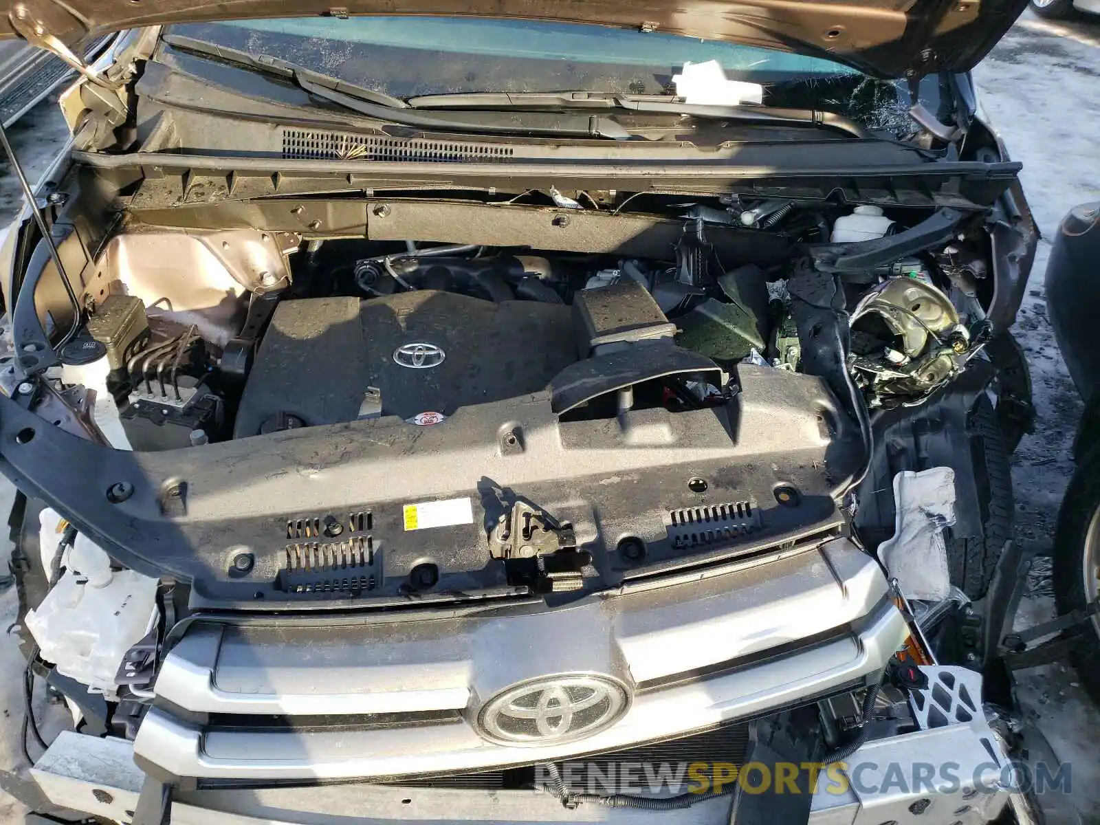 7 Photograph of a damaged car 5TDBZRFH5KS740577 TOYOTA HIGHLANDER 2019