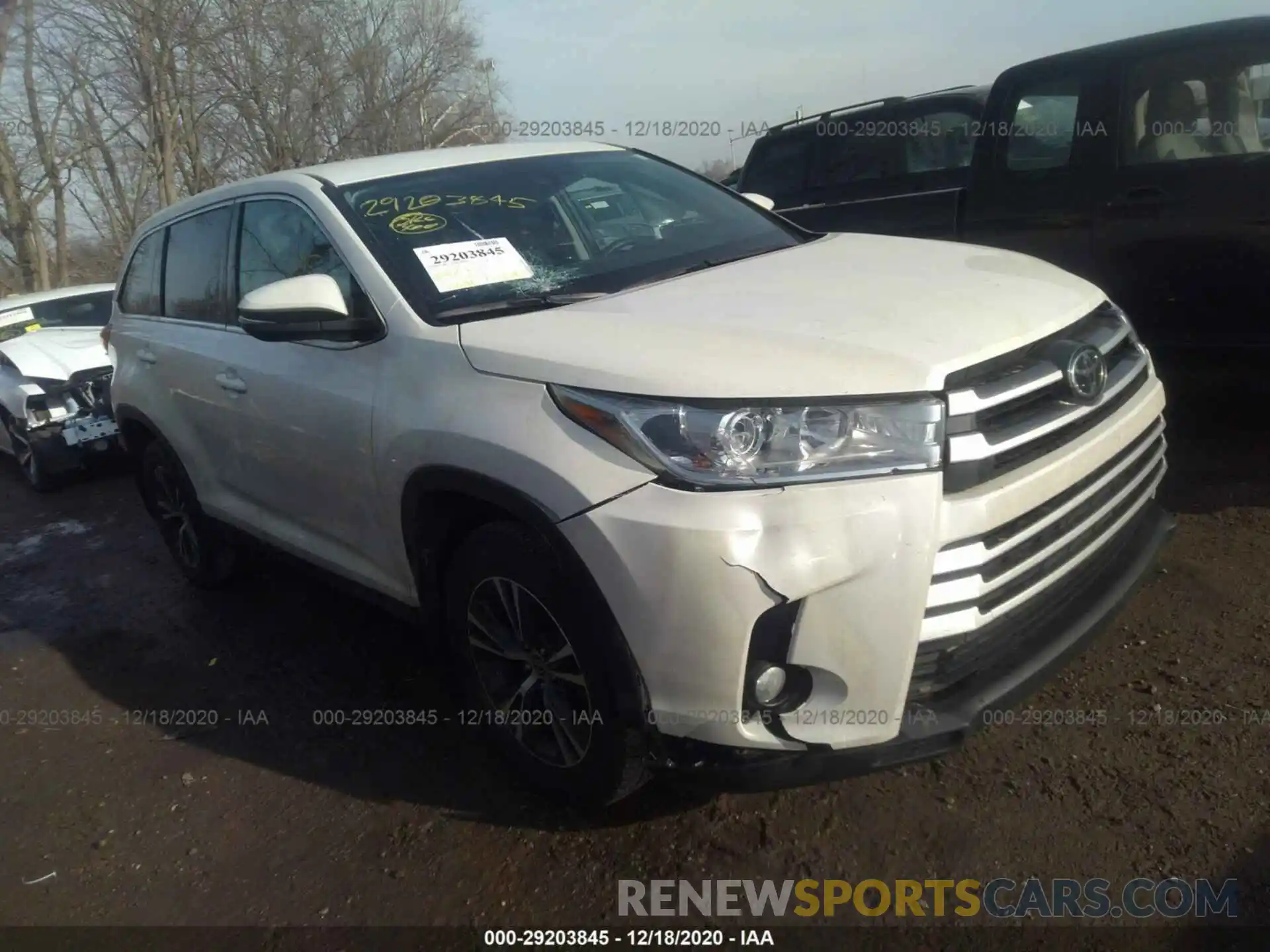 1 Photograph of a damaged car 5TDBZRFH5KS744354 TOYOTA HIGHLANDER 2019