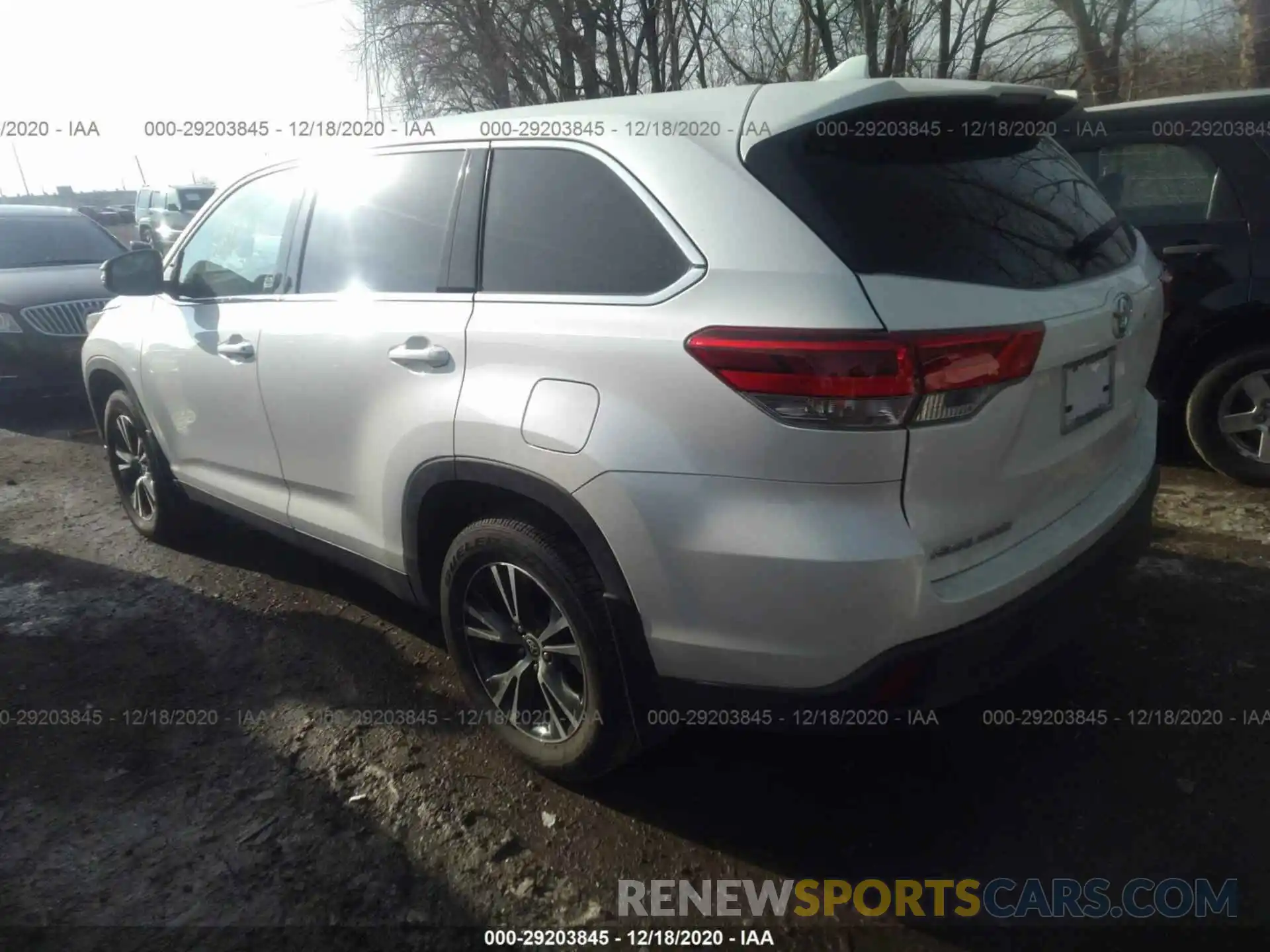 3 Фотография поврежденного автомобиля 5TDBZRFH5KS744354 TOYOTA HIGHLANDER 2019