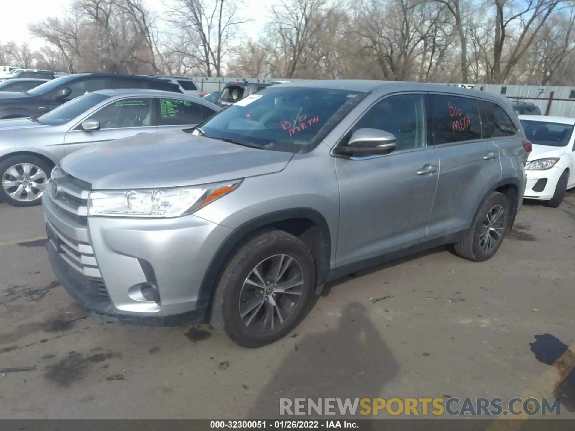 2 Photograph of a damaged car 5TDBZRFH5KS746346 TOYOTA HIGHLANDER 2019