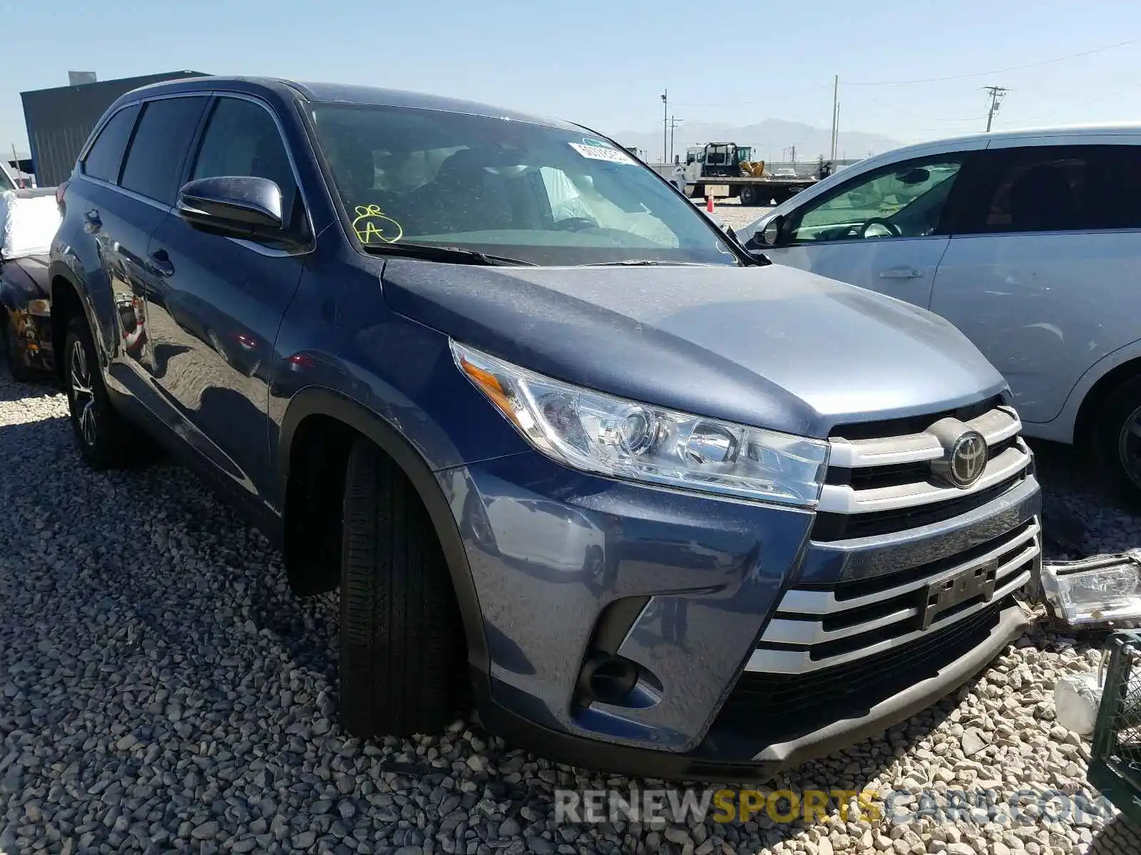 1 Photograph of a damaged car 5TDBZRFH5KS917001 TOYOTA HIGHLANDER 2019