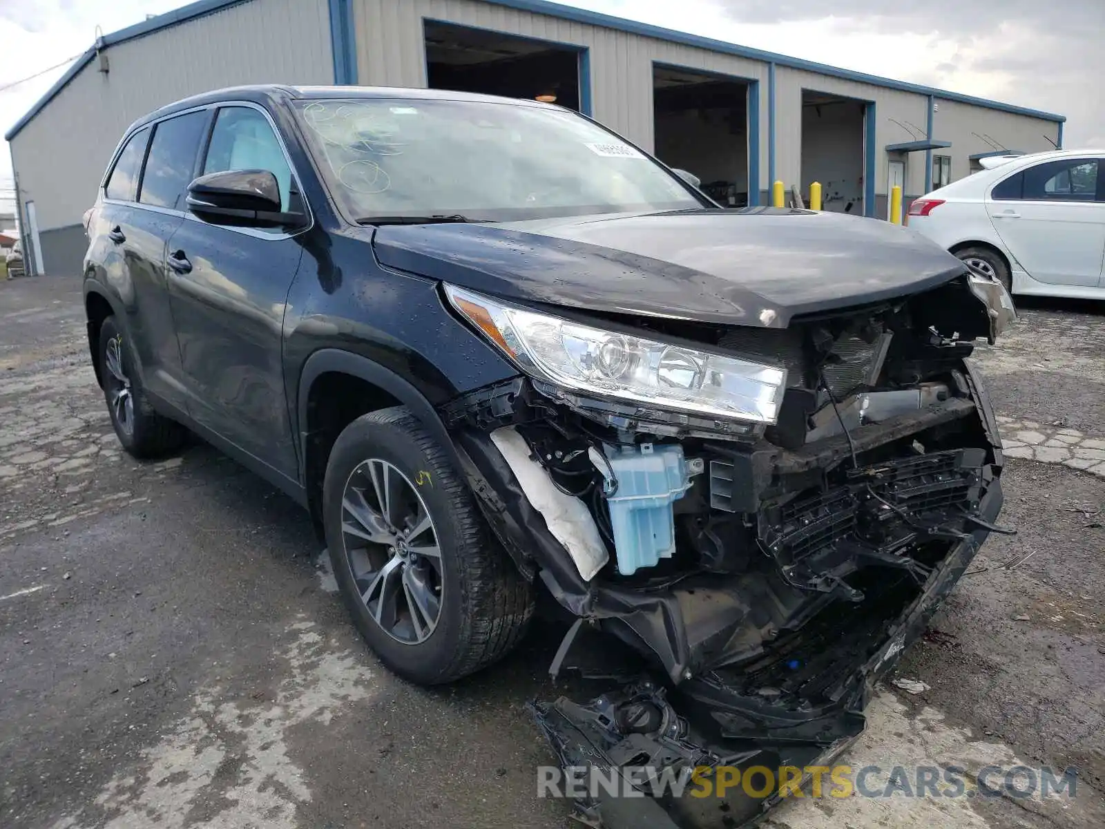 1 Photograph of a damaged car 5TDBZRFH5KS918715 TOYOTA HIGHLANDER 2019