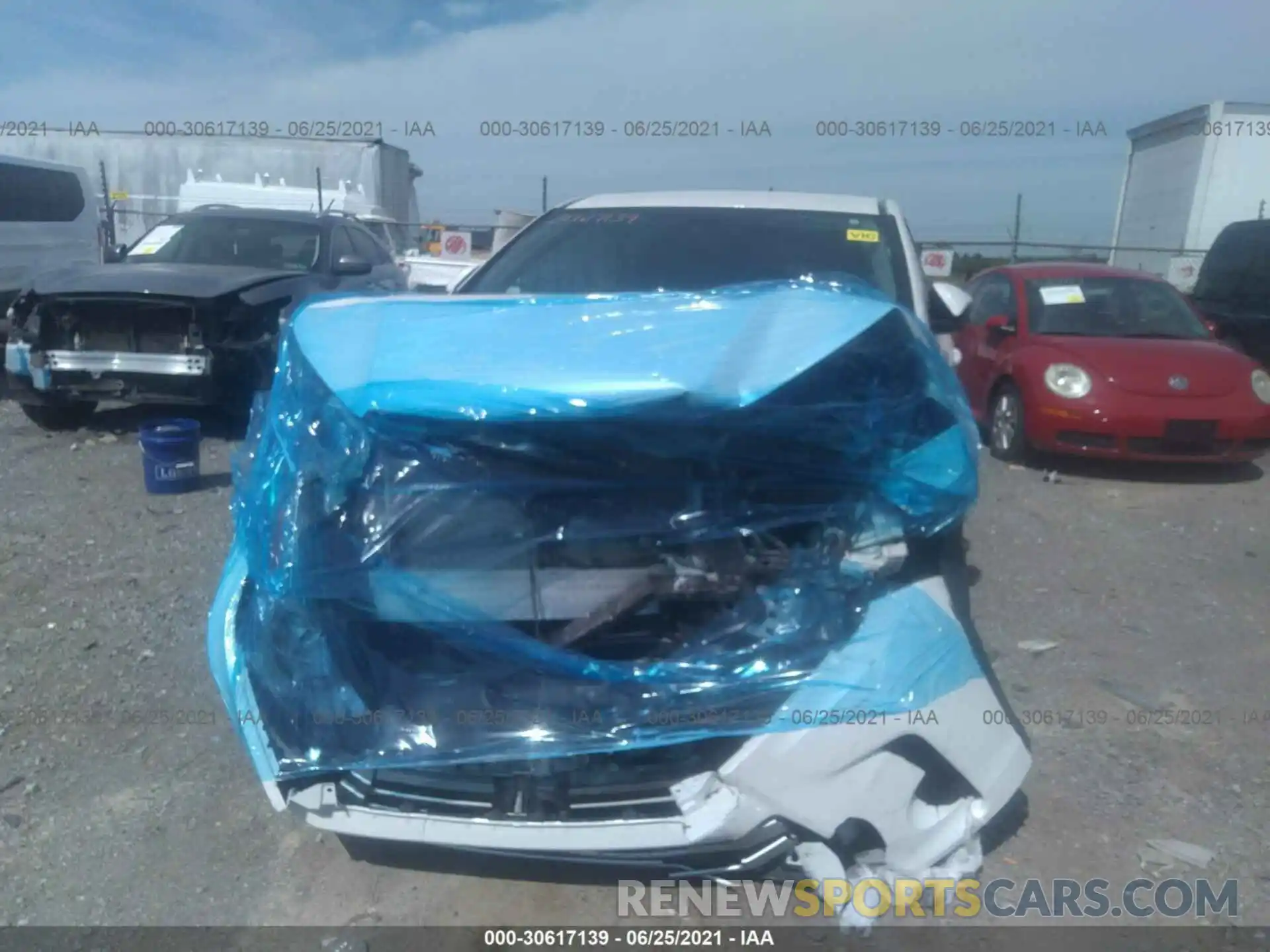 6 Photograph of a damaged car 5TDBZRFH5KS921095 TOYOTA HIGHLANDER 2019