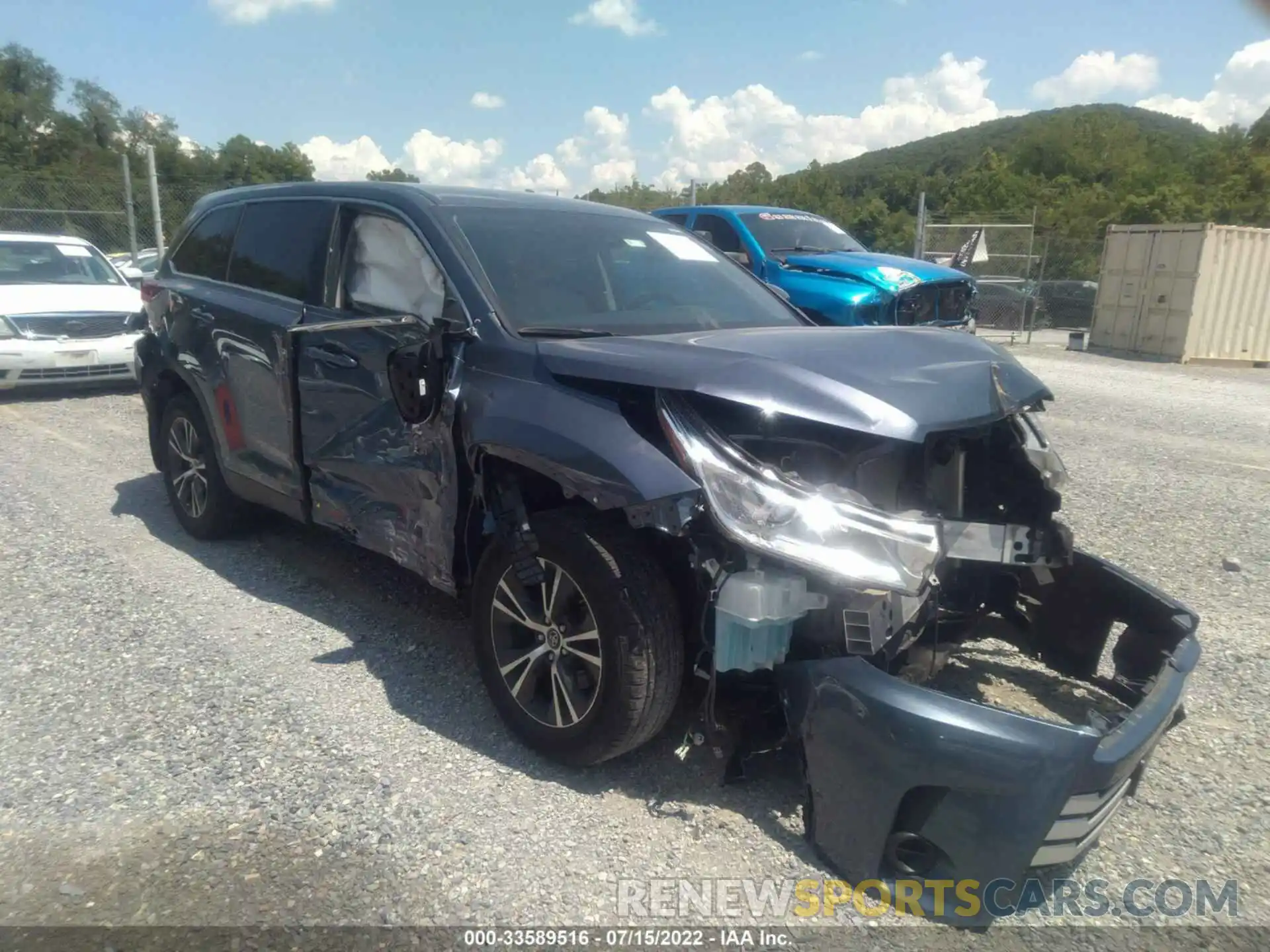 1 Photograph of a damaged car 5TDBZRFH5KS923722 TOYOTA HIGHLANDER 2019