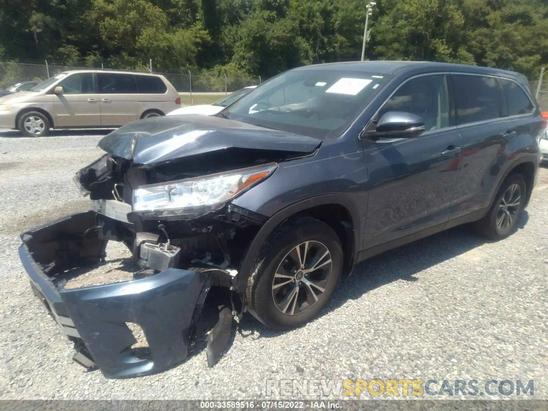 2 Photograph of a damaged car 5TDBZRFH5KS923722 TOYOTA HIGHLANDER 2019