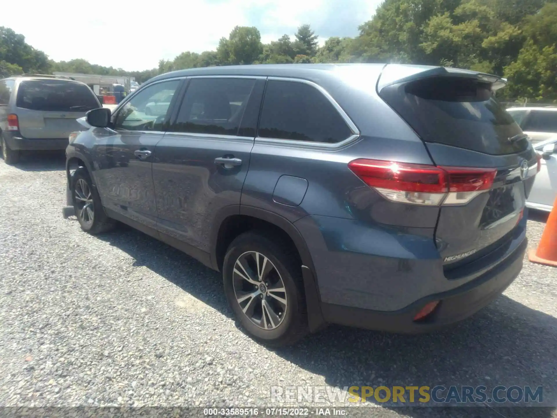 3 Photograph of a damaged car 5TDBZRFH5KS923722 TOYOTA HIGHLANDER 2019