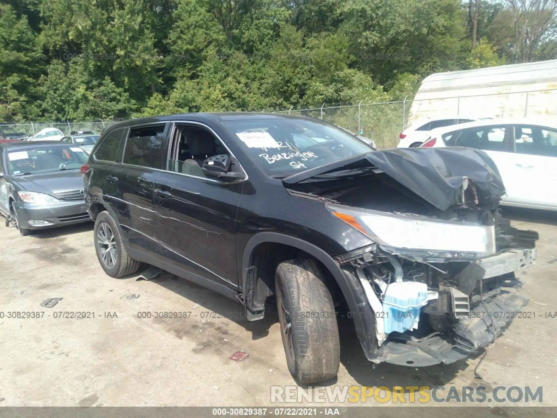 1 Photograph of a damaged car 5TDBZRFH5KS924515 TOYOTA HIGHLANDER 2019