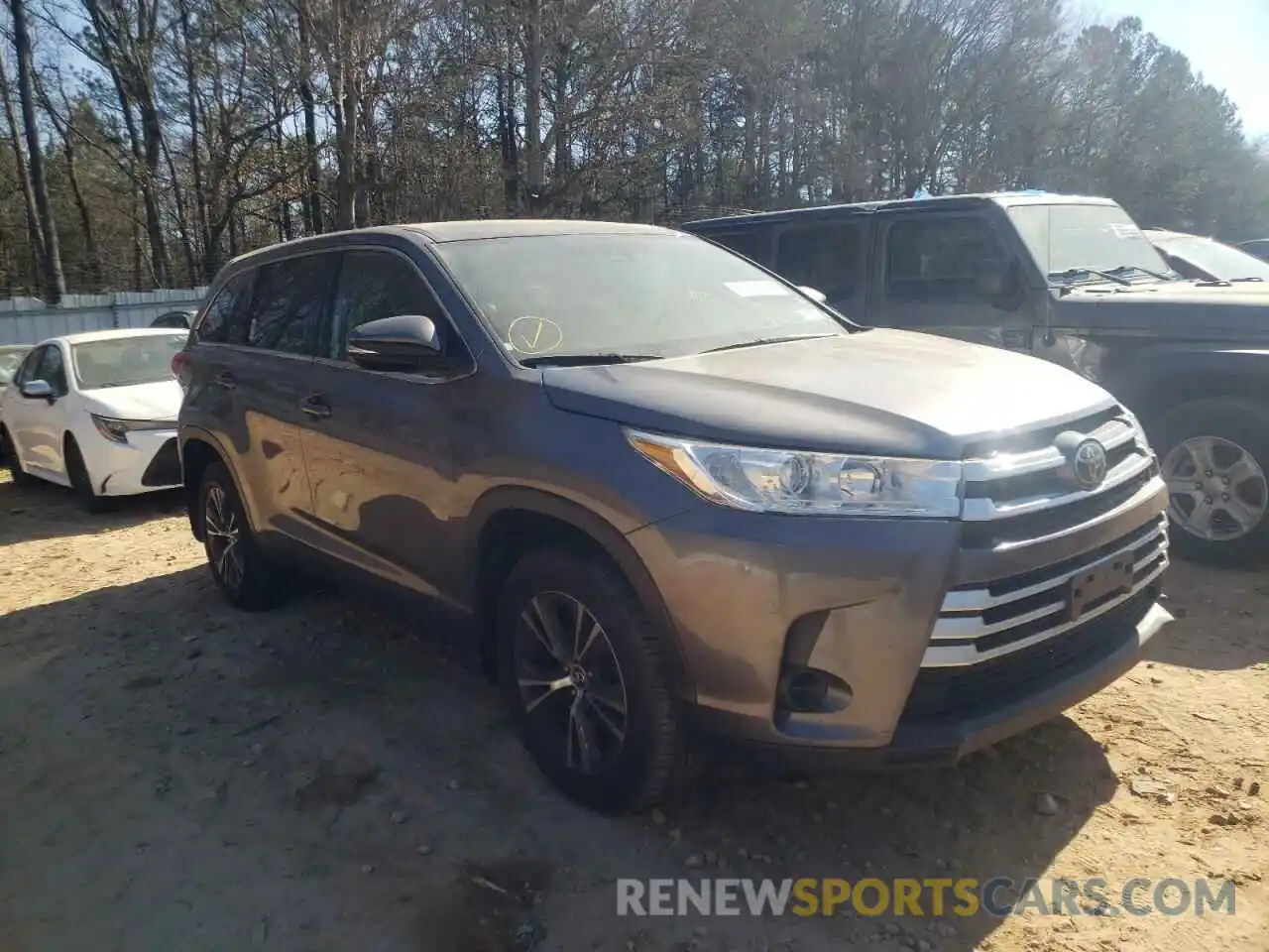 1 Photograph of a damaged car 5TDBZRFH5KS925129 TOYOTA HIGHLANDER 2019