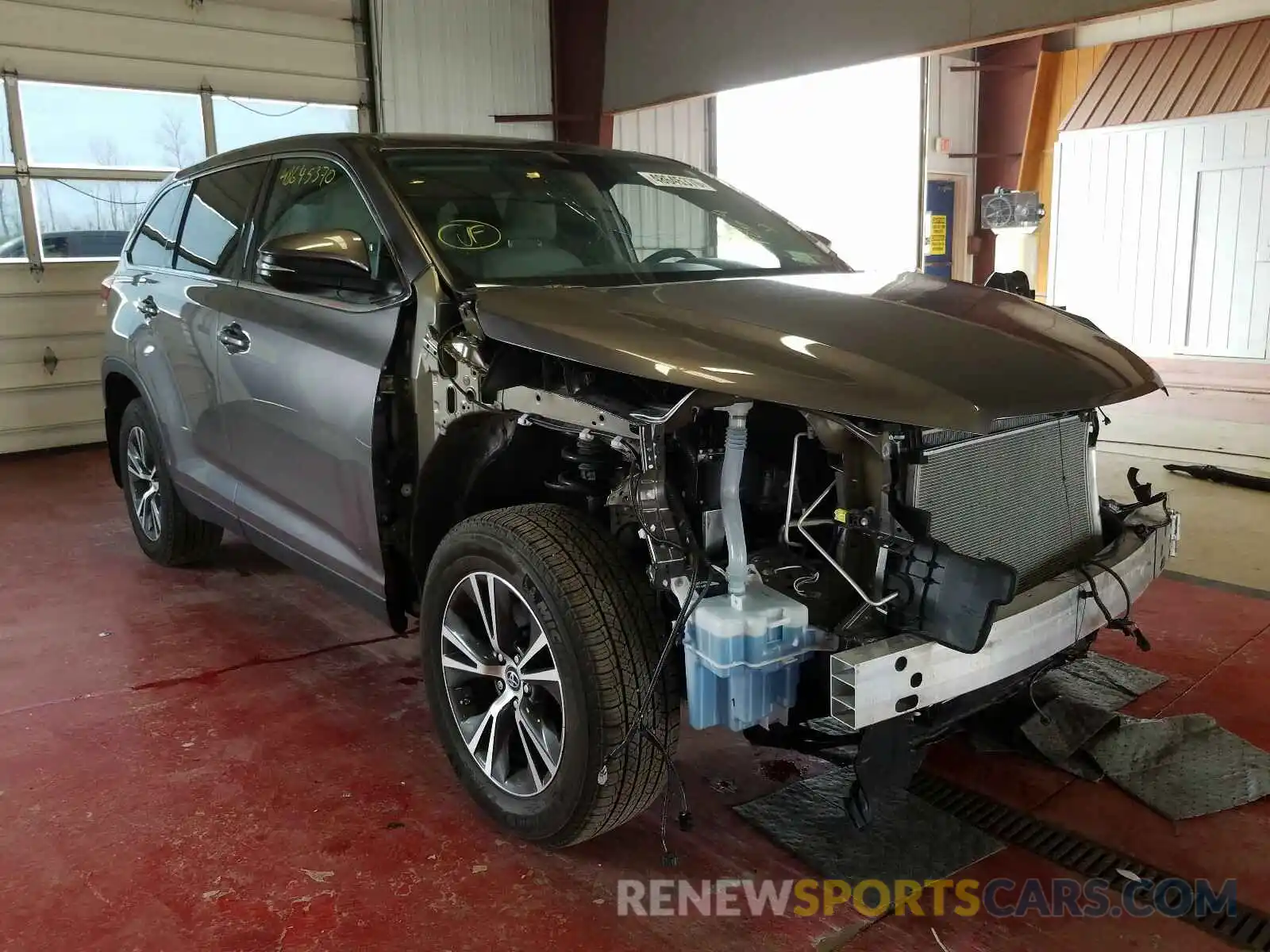 1 Photograph of a damaged car 5TDBZRFH5KS928029 TOYOTA HIGHLANDER 2019