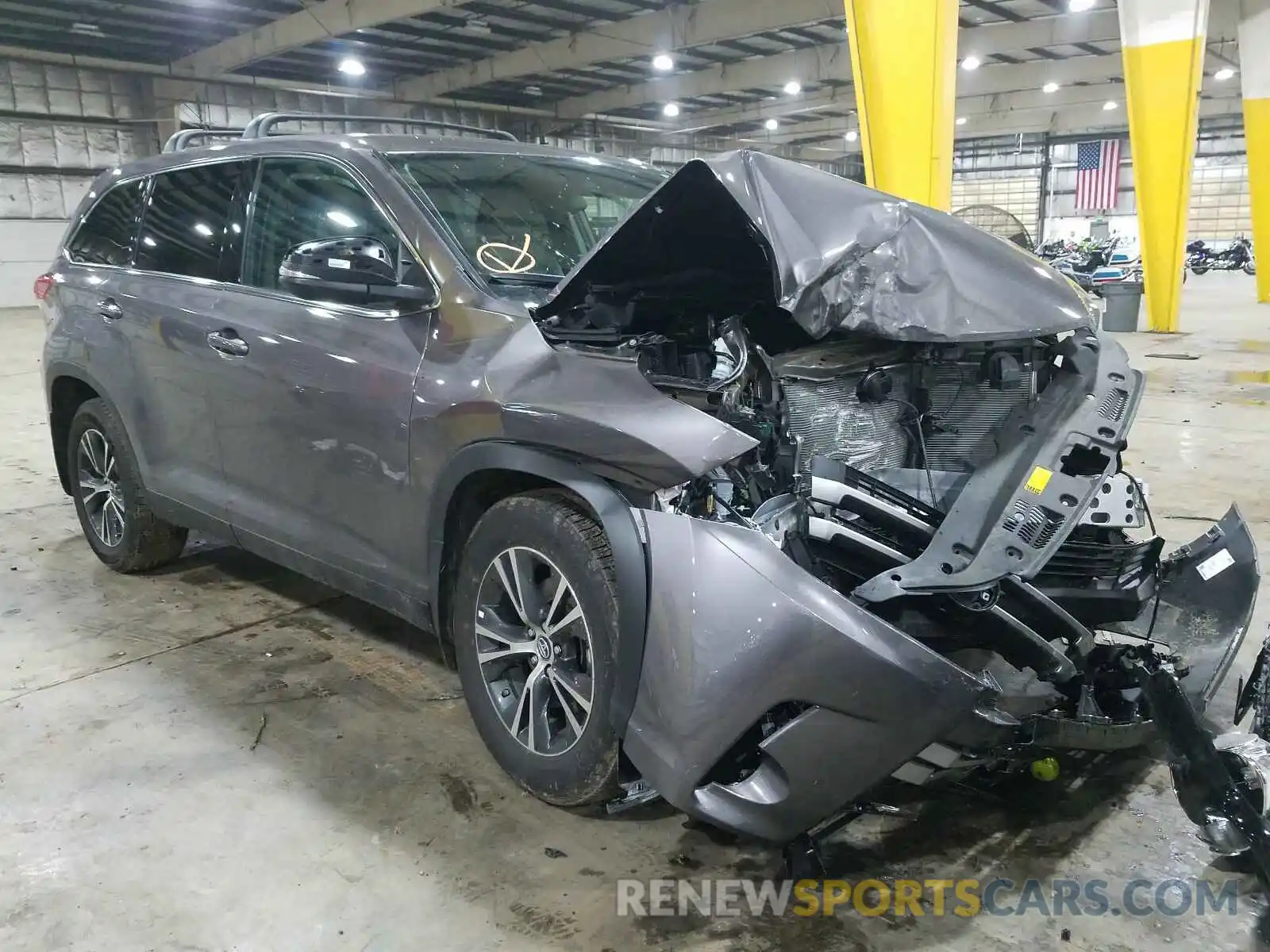 1 Photograph of a damaged car 5TDBZRFH5KS928905 TOYOTA HIGHLANDER 2019