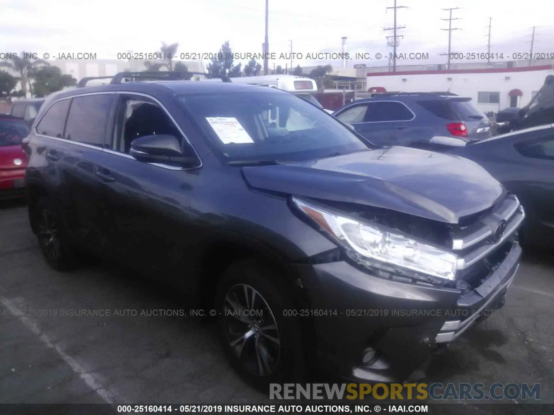 1 Photograph of a damaged car 5TDBZRFH5KS932405 TOYOTA HIGHLANDER 2019