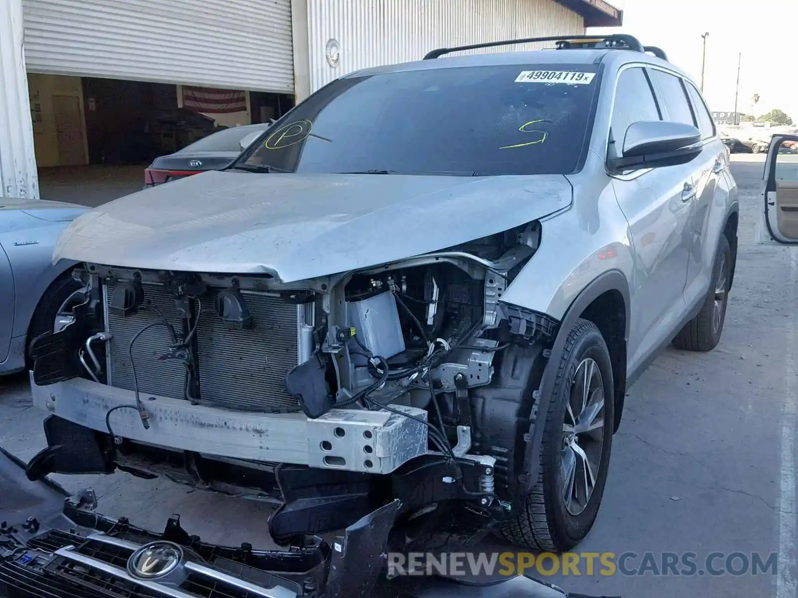 2 Photograph of a damaged car 5TDBZRFH5KS942965 TOYOTA HIGHLANDER 2019