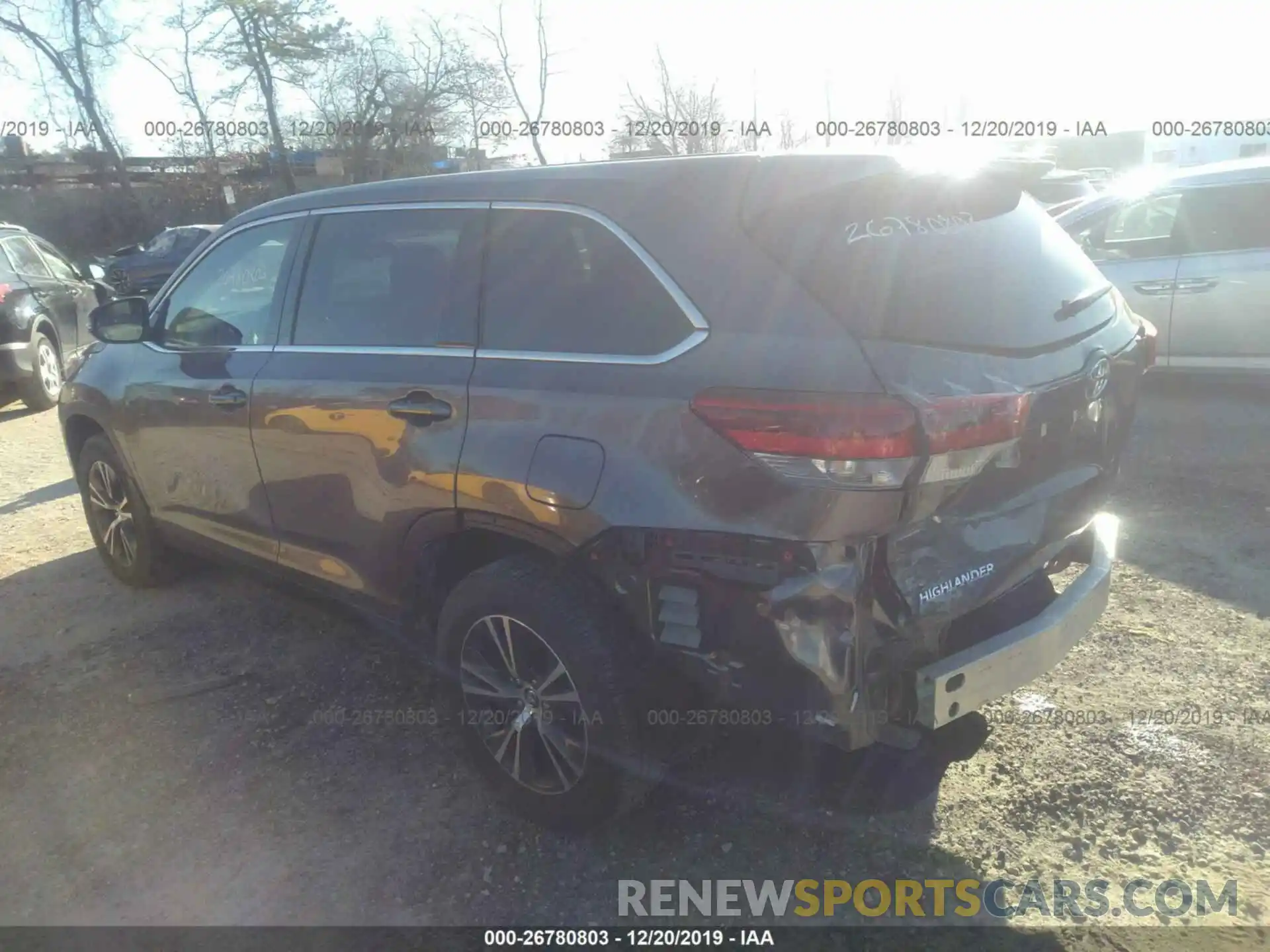 3 Photograph of a damaged car 5TDBZRFH5KS947793 TOYOTA HIGHLANDER 2019