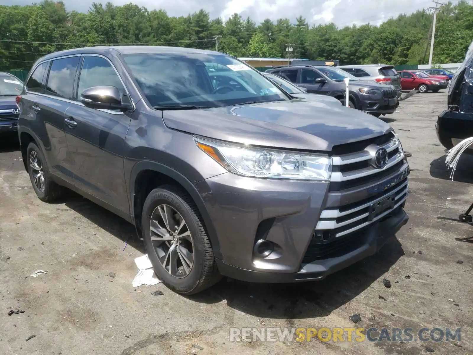 1 Photograph of a damaged car 5TDBZRFH5KS960379 TOYOTA HIGHLANDER 2019