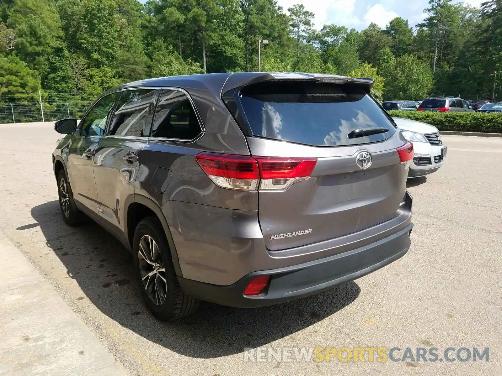 3 Photograph of a damaged car 5TDBZRFH5KS962245 TOYOTA HIGHLANDER 2019