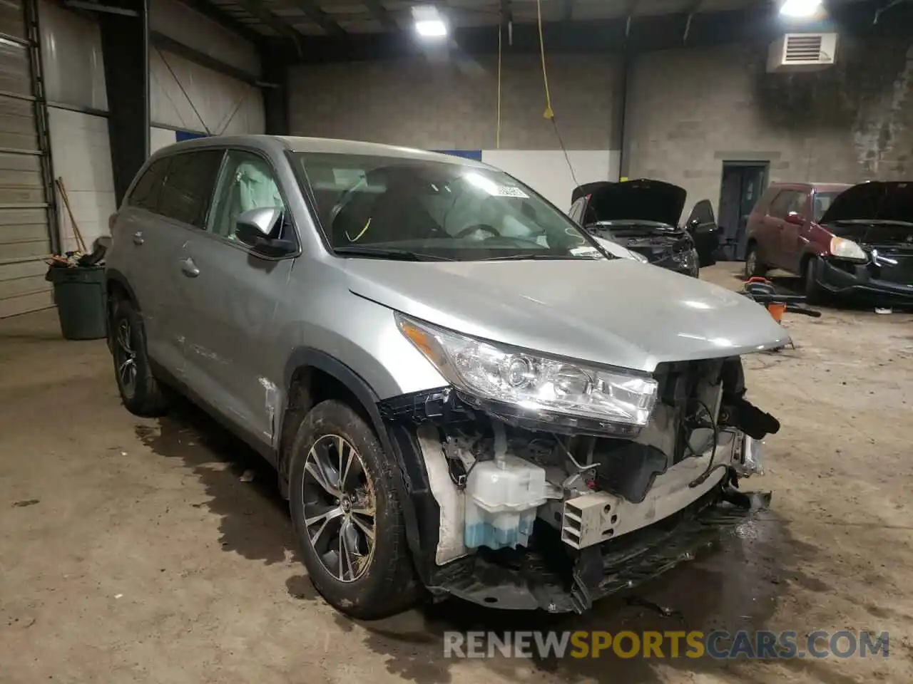 1 Photograph of a damaged car 5TDBZRFH5KS962682 TOYOTA HIGHLANDER 2019