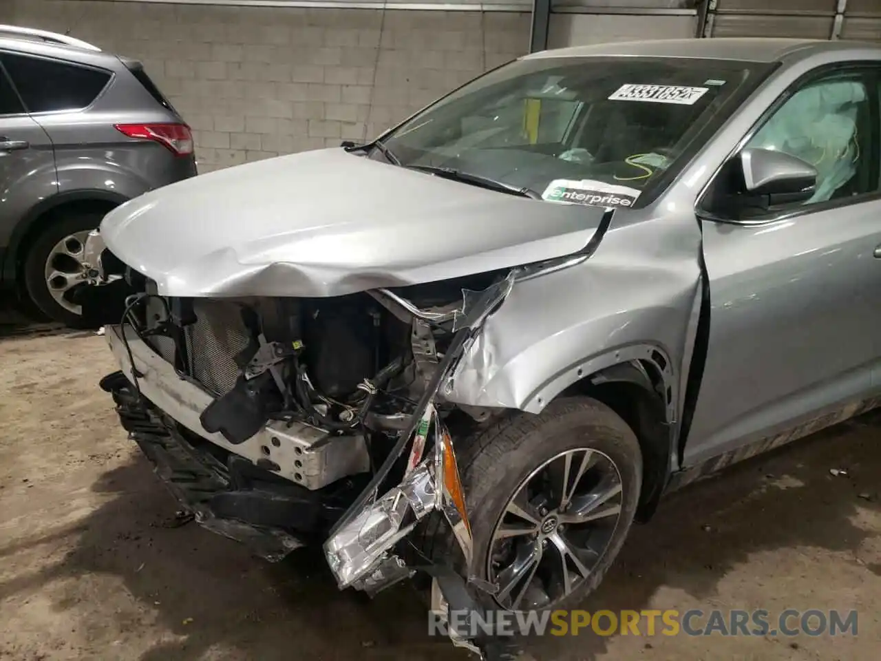 9 Photograph of a damaged car 5TDBZRFH5KS962682 TOYOTA HIGHLANDER 2019