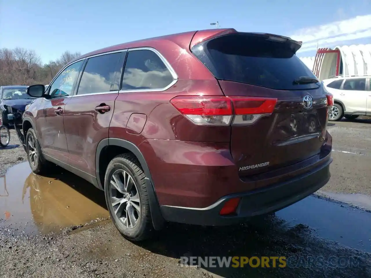 3 Photograph of a damaged car 5TDBZRFH5KS963895 TOYOTA HIGHLANDER 2019