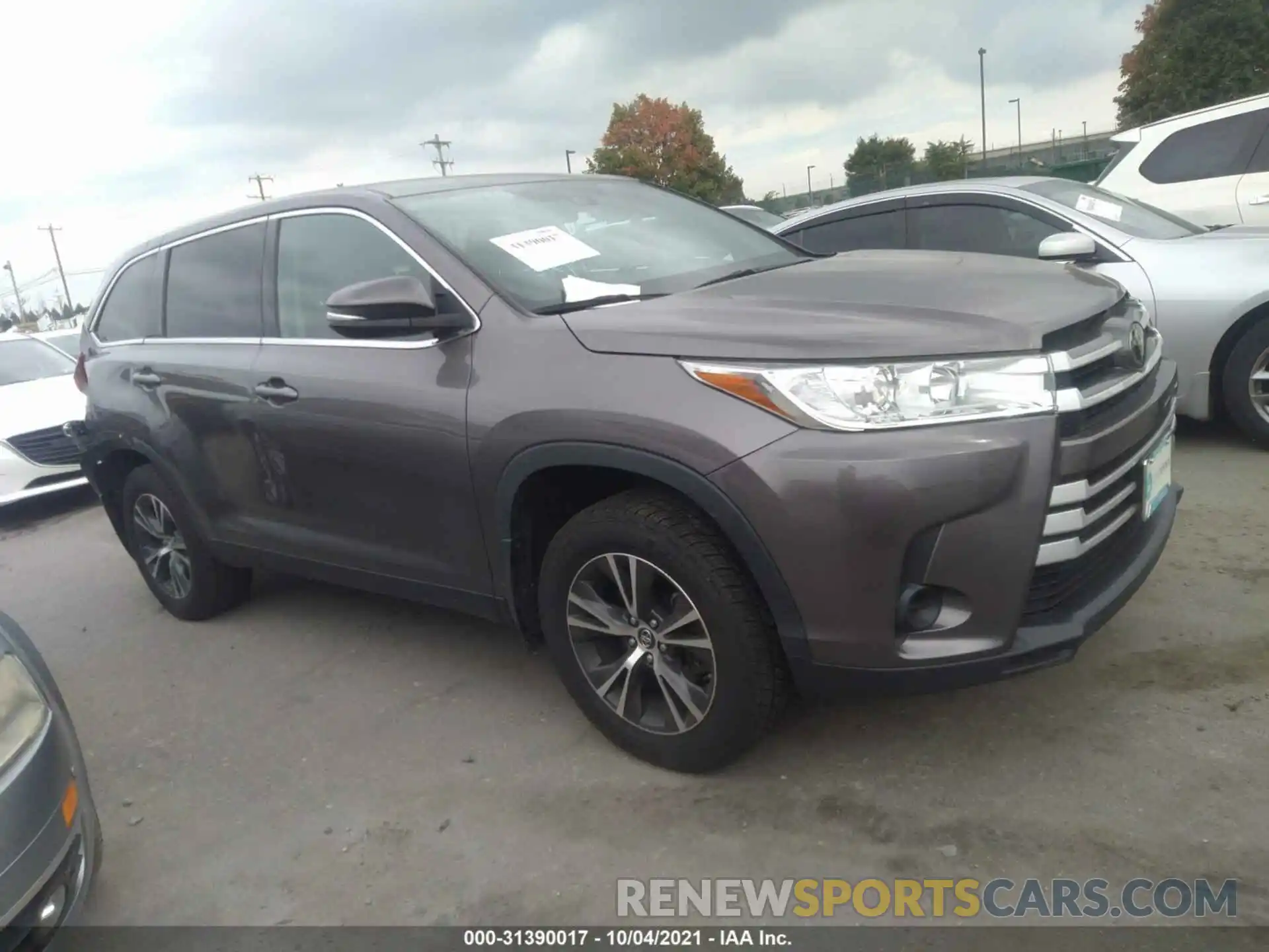 1 Photograph of a damaged car 5TDBZRFH5KS966232 TOYOTA HIGHLANDER 2019