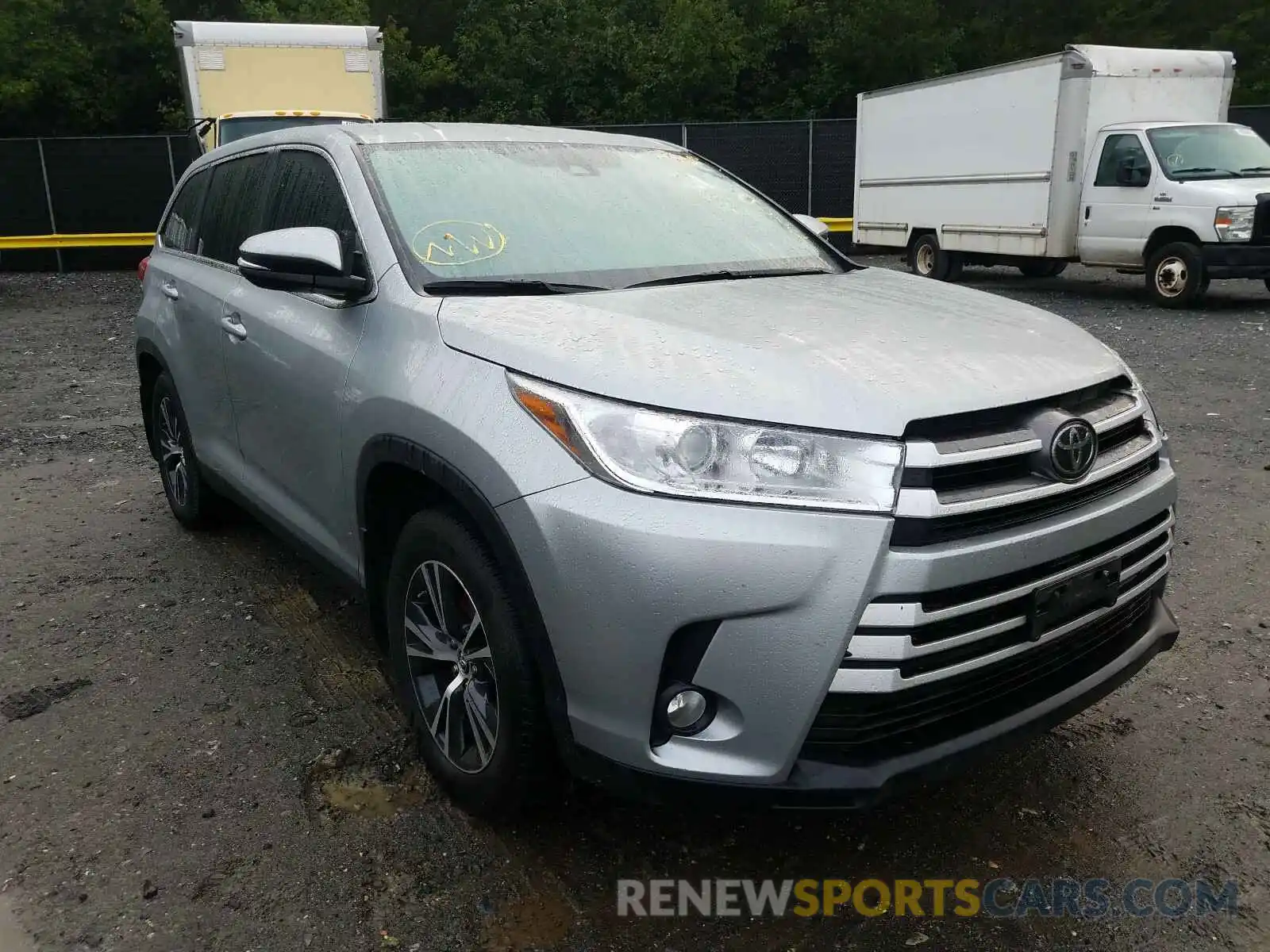 1 Photograph of a damaged car 5TDBZRFH5KS974007 TOYOTA HIGHLANDER 2019