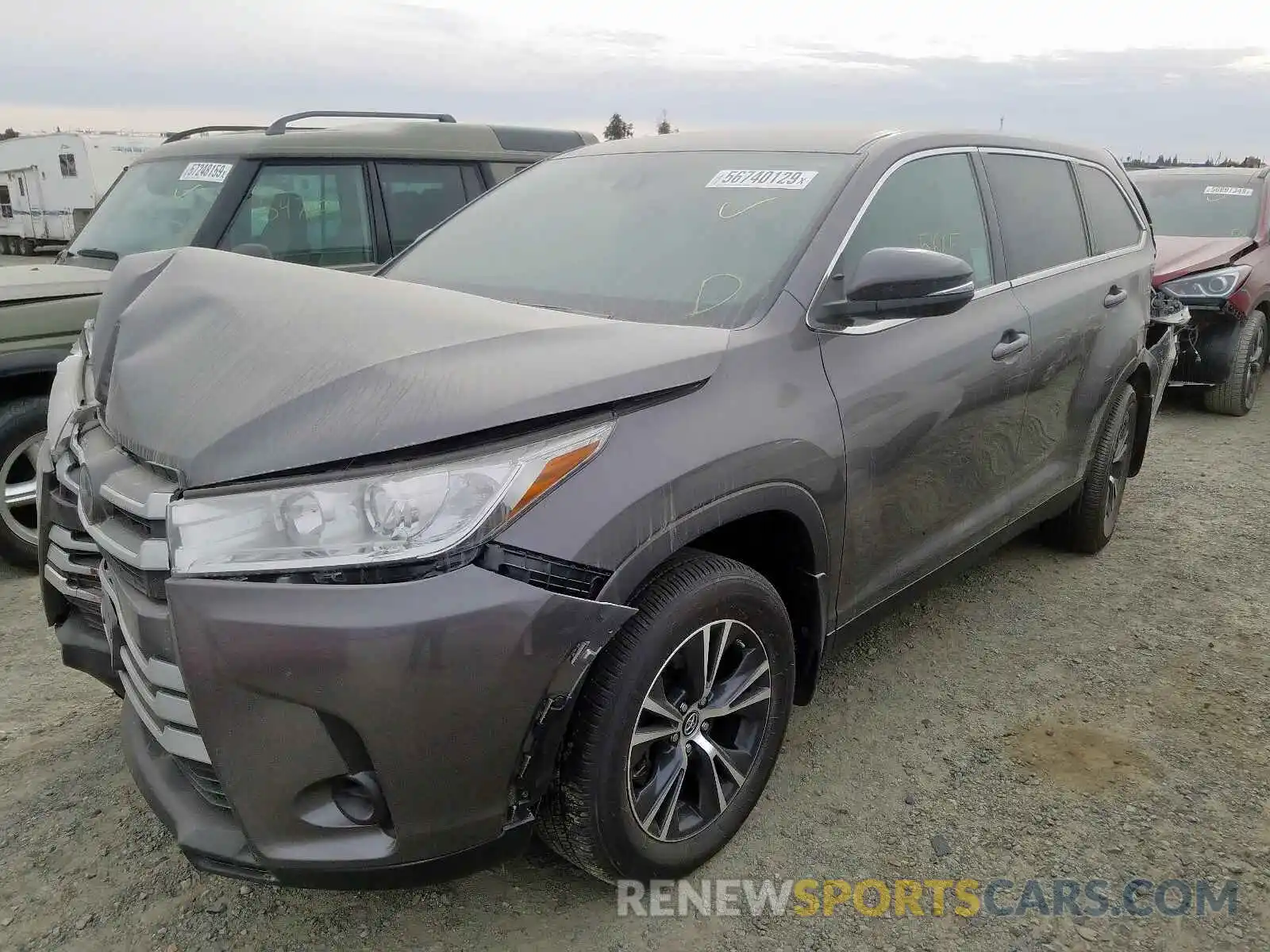 2 Photograph of a damaged car 5TDBZRFH5KS977117 TOYOTA HIGHLANDER 2019